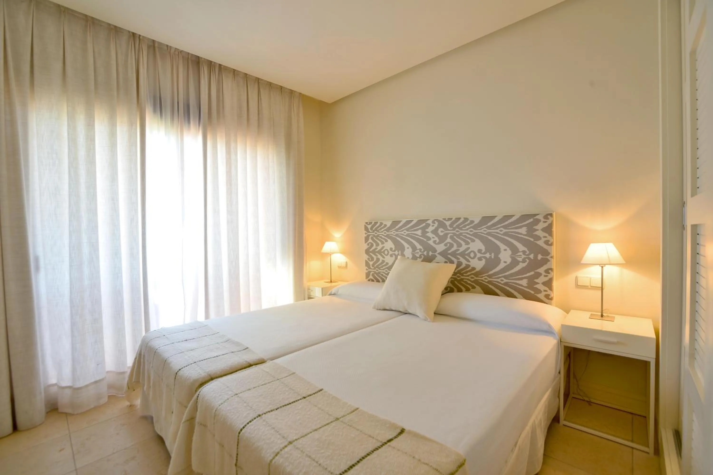 Bedroom, Bed in Aparthotel Novo Resort