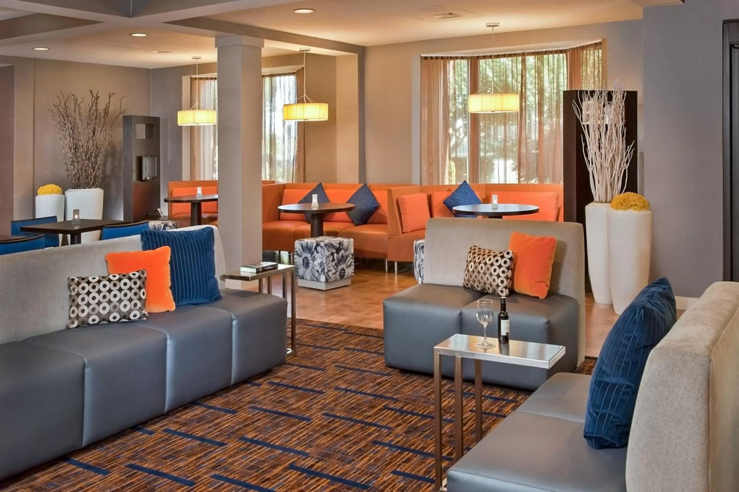 Lobby or reception, Seating Area in Courtyard by Marriott Frederick