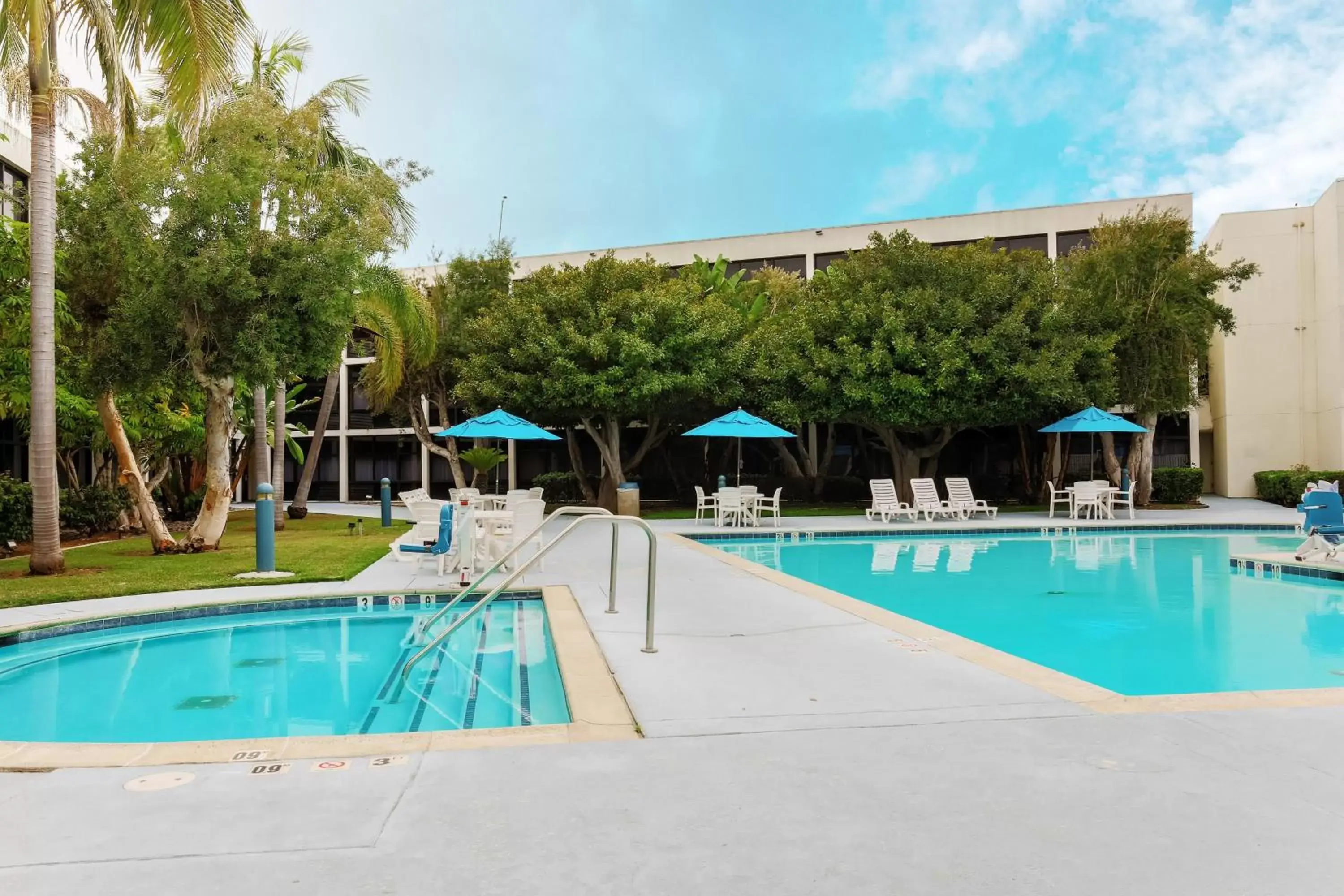 Swimming Pool in Four Points by Sheraton San Diego