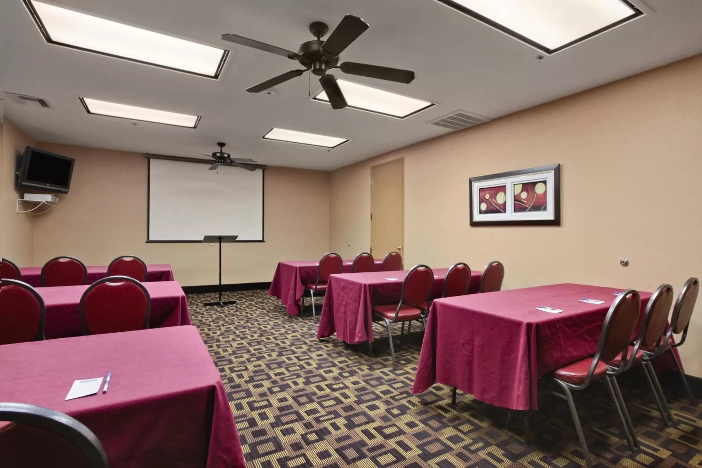 Meeting/conference room in Travelodge by Wyndham Globe AZ