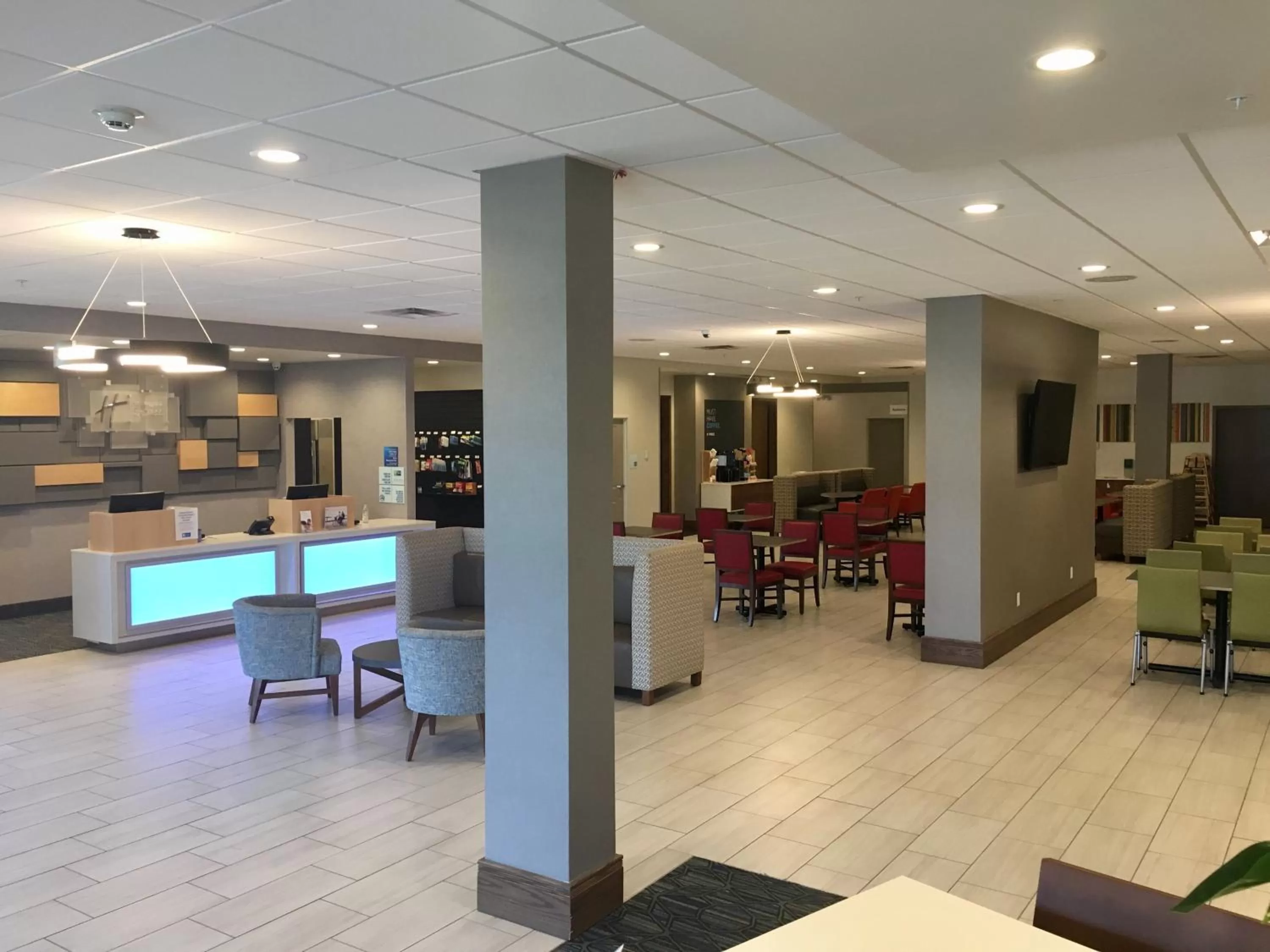 Property building in Holiday Inn Express - Grand Island by IHG