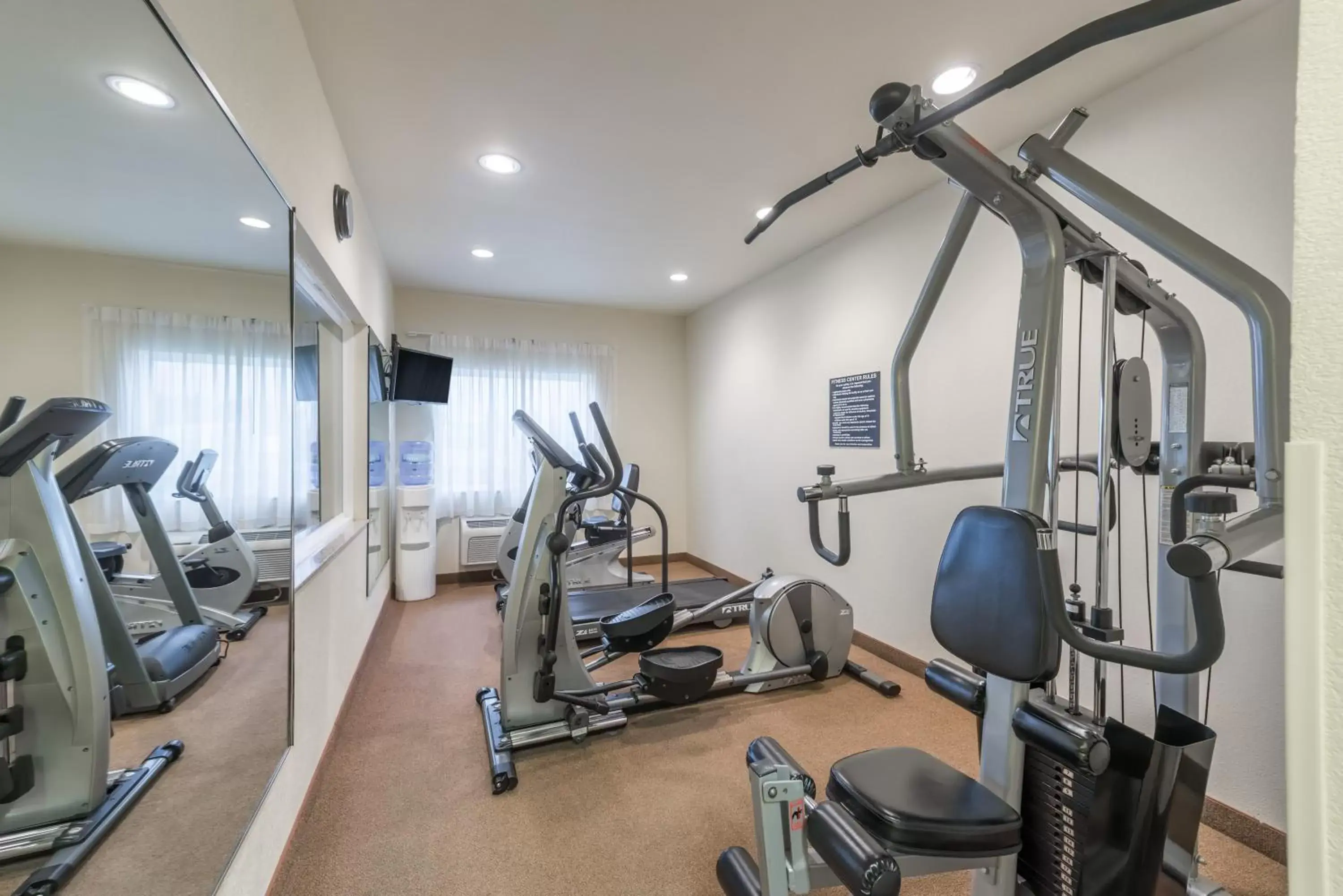 Fitness centre/facilities, Fitness Center/Facilities in Super 8 by Wyndham St Robert Ft Leonard Wood Area