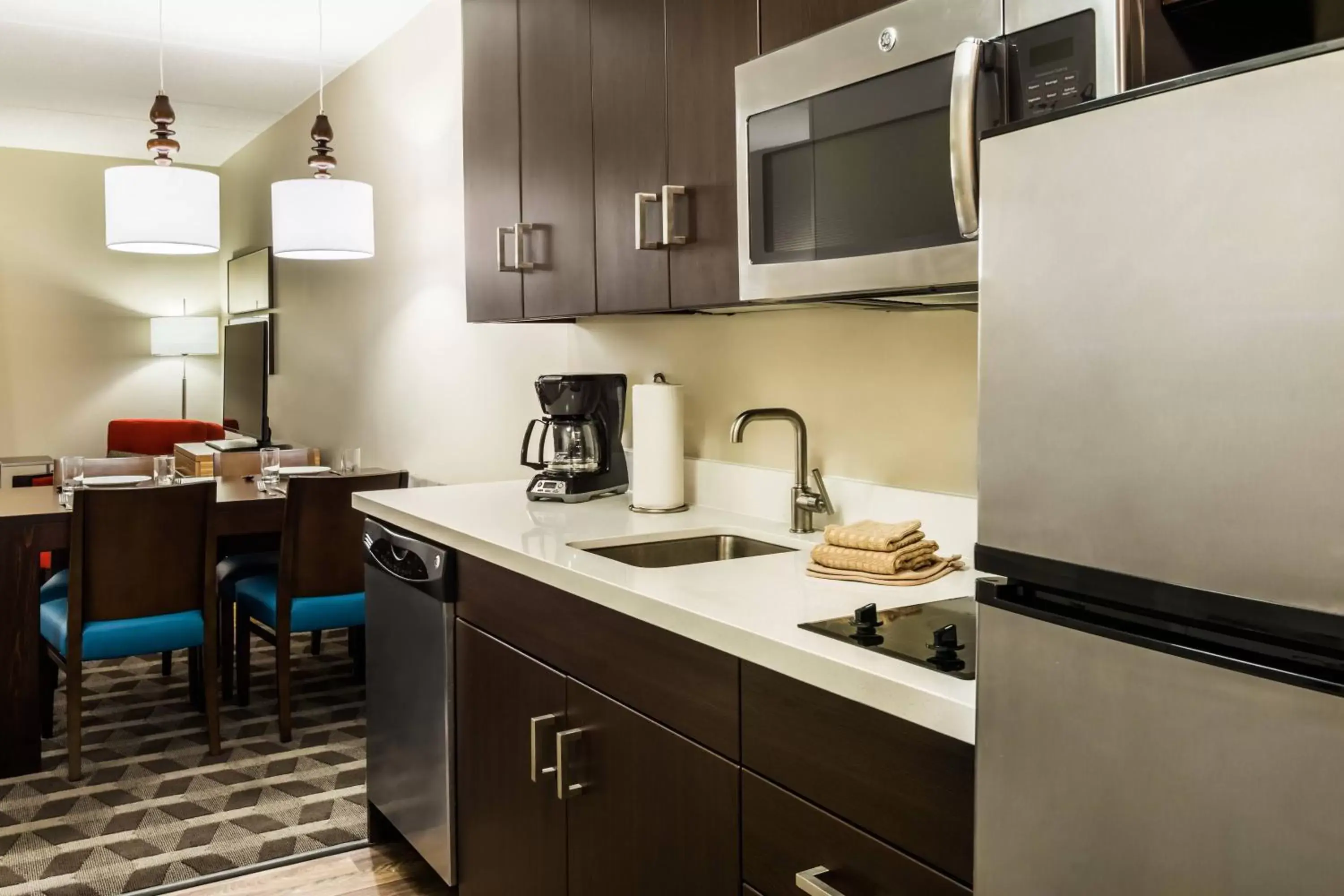Kitchen or kitchenette, Kitchen/Kitchenette in TownePlace Suites by Marriott Latham Albany Airport