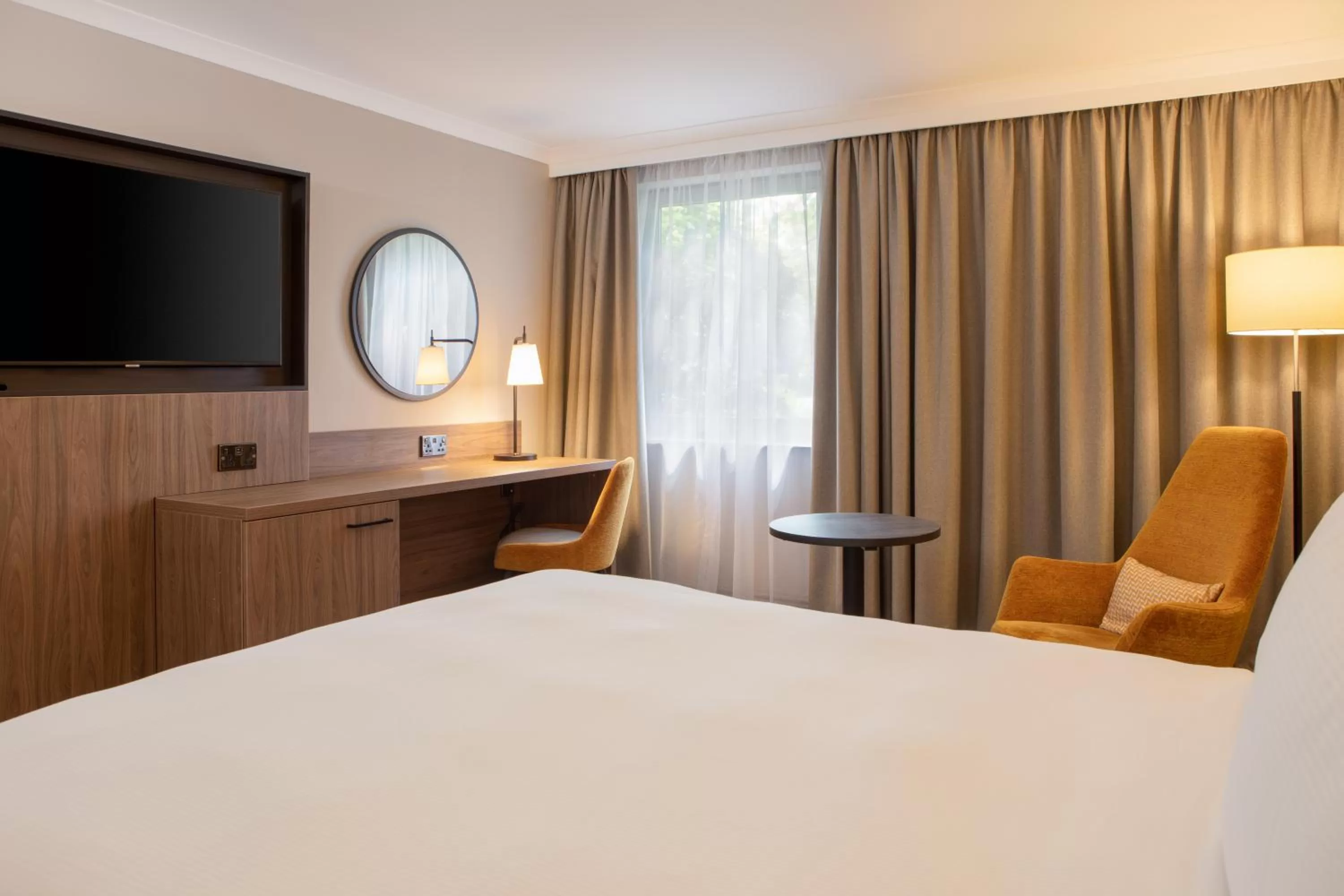 TV and multimedia, Bed in DoubleTree by Hilton Southampton