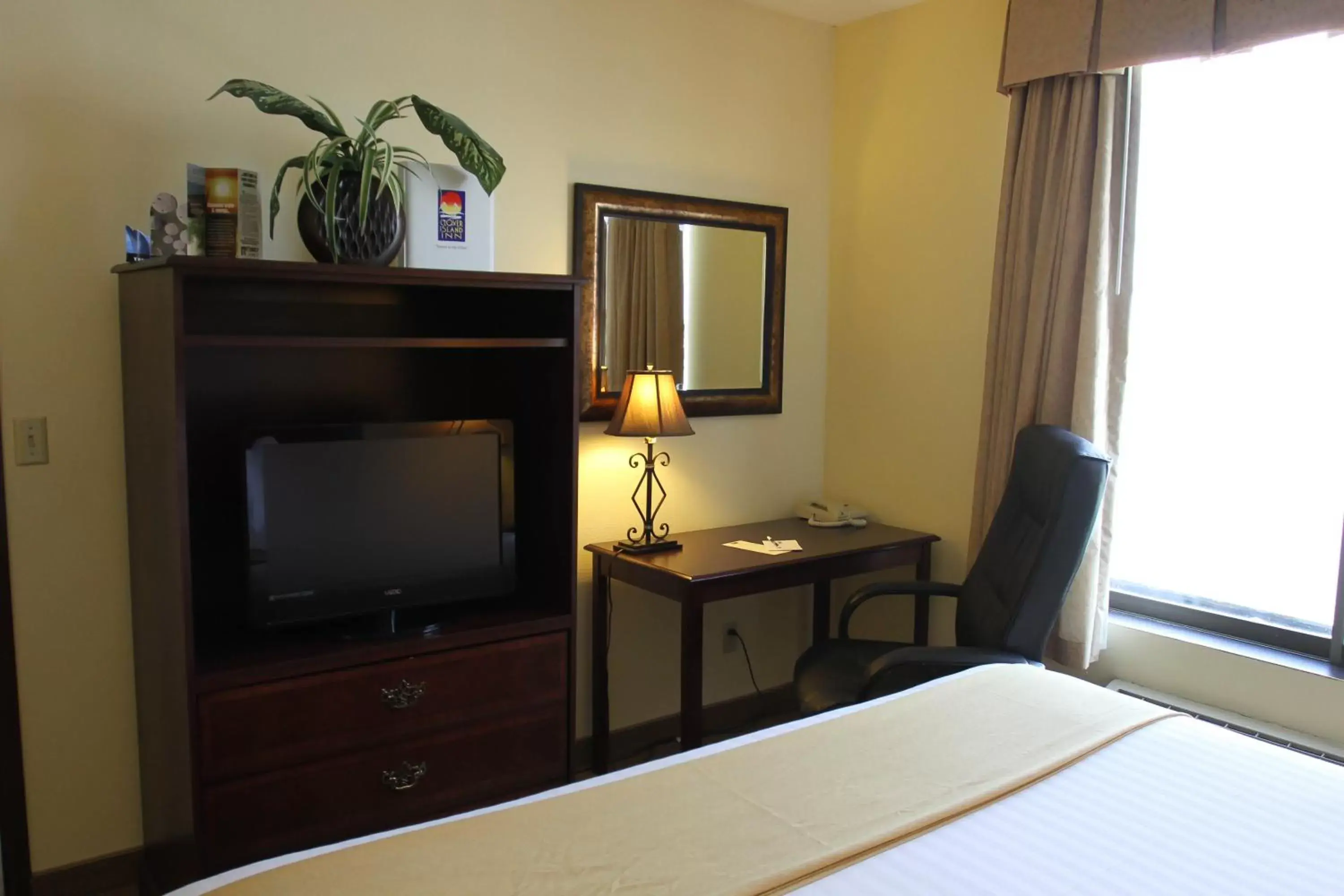 Bed in Clover Island Inn Bed in Clover Island Inn