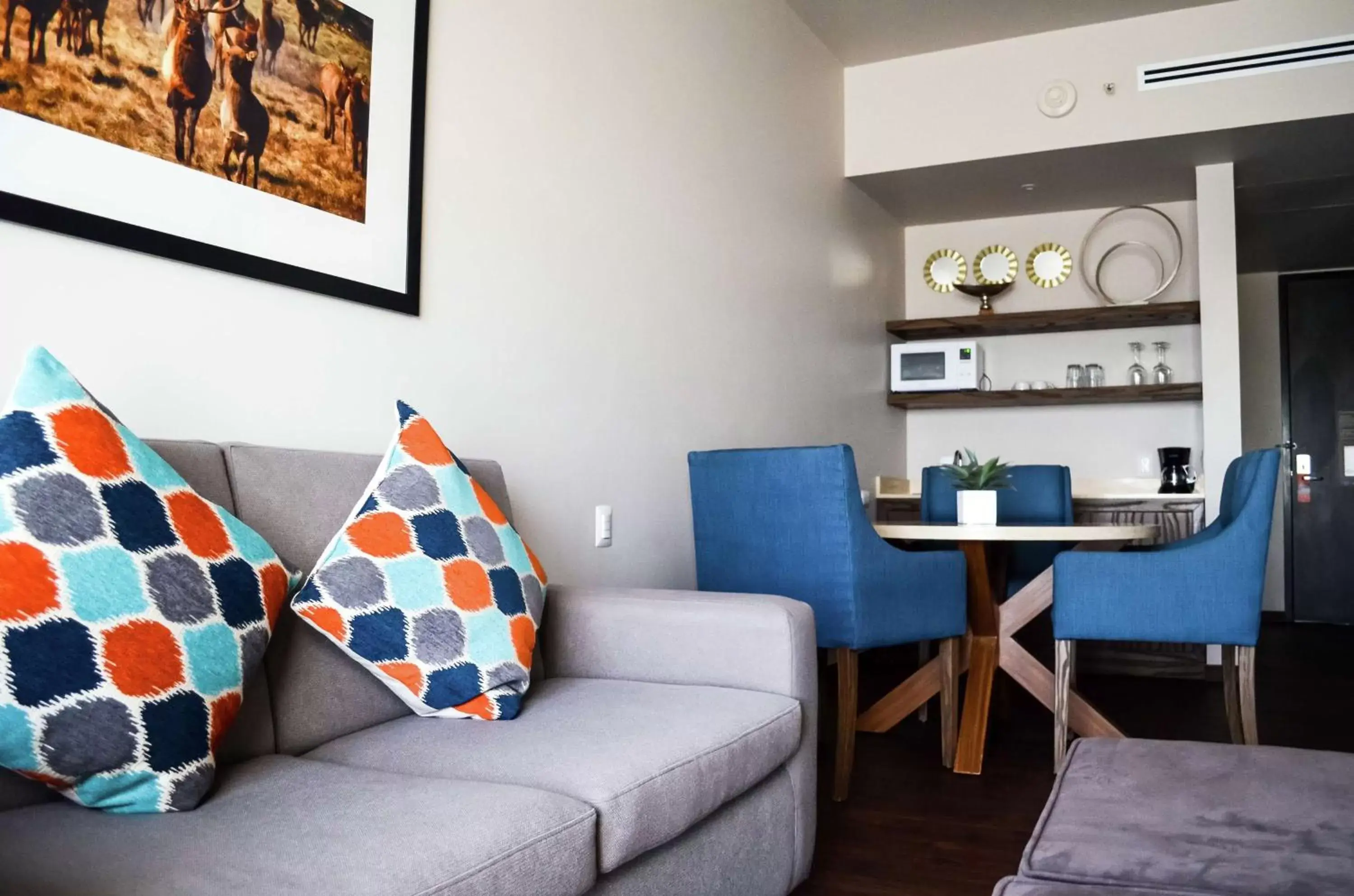 Living room, Seating Area in Hampton Inn by Hilton Durango