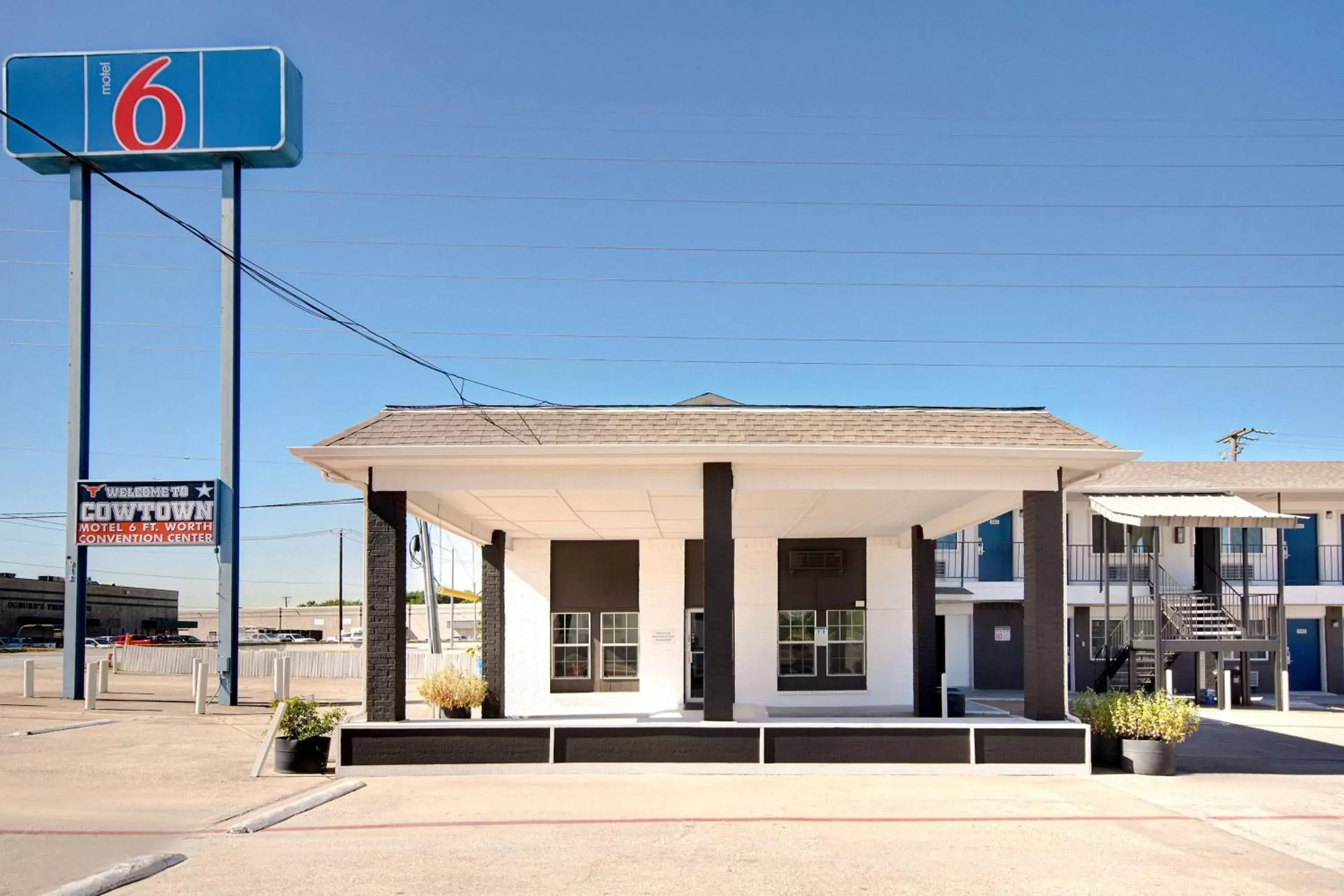 Property Building in Motel 6-Fort Worth, TX - Convention Center