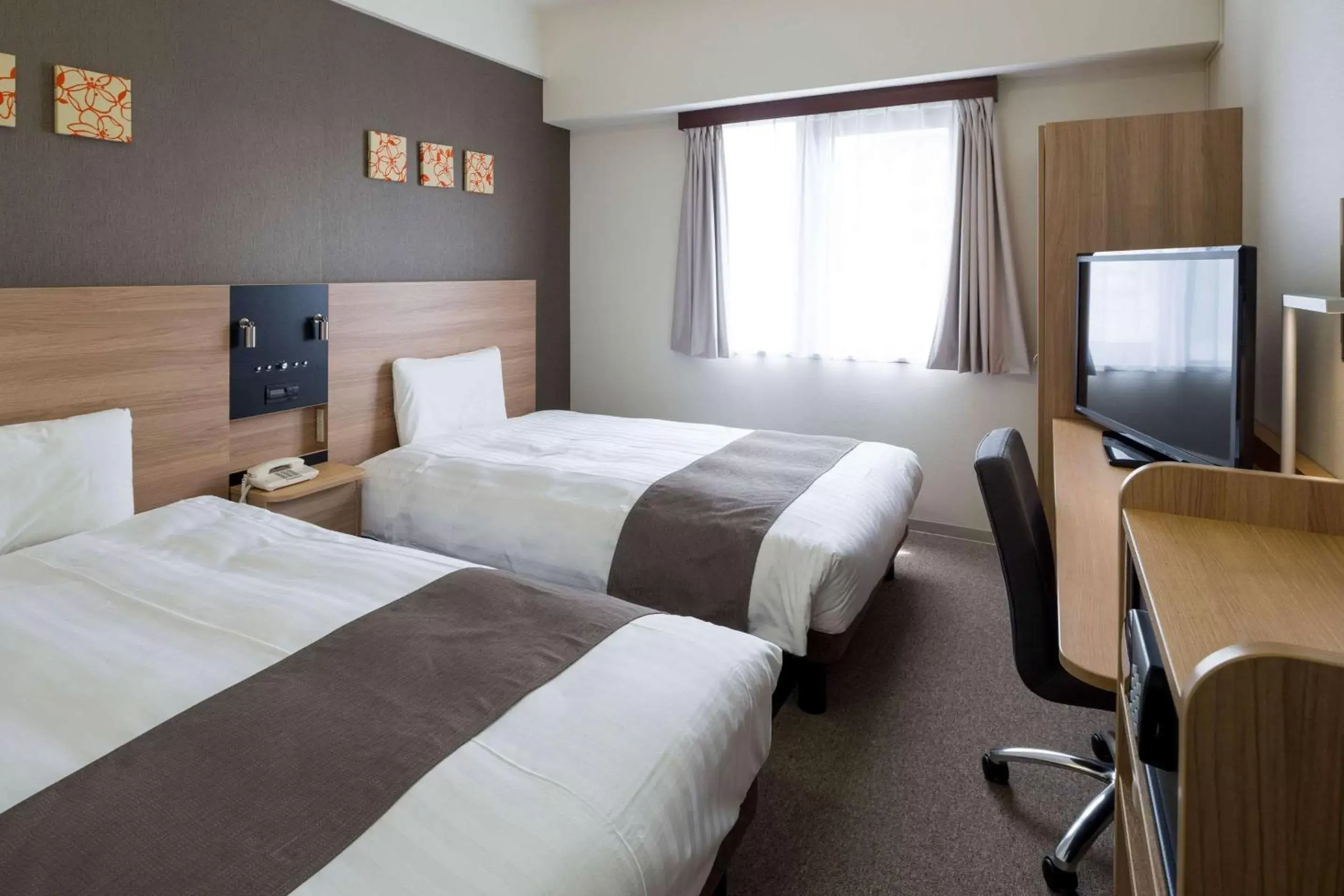 Photo of the whole room, Bed in Comfort Hotel Sakai