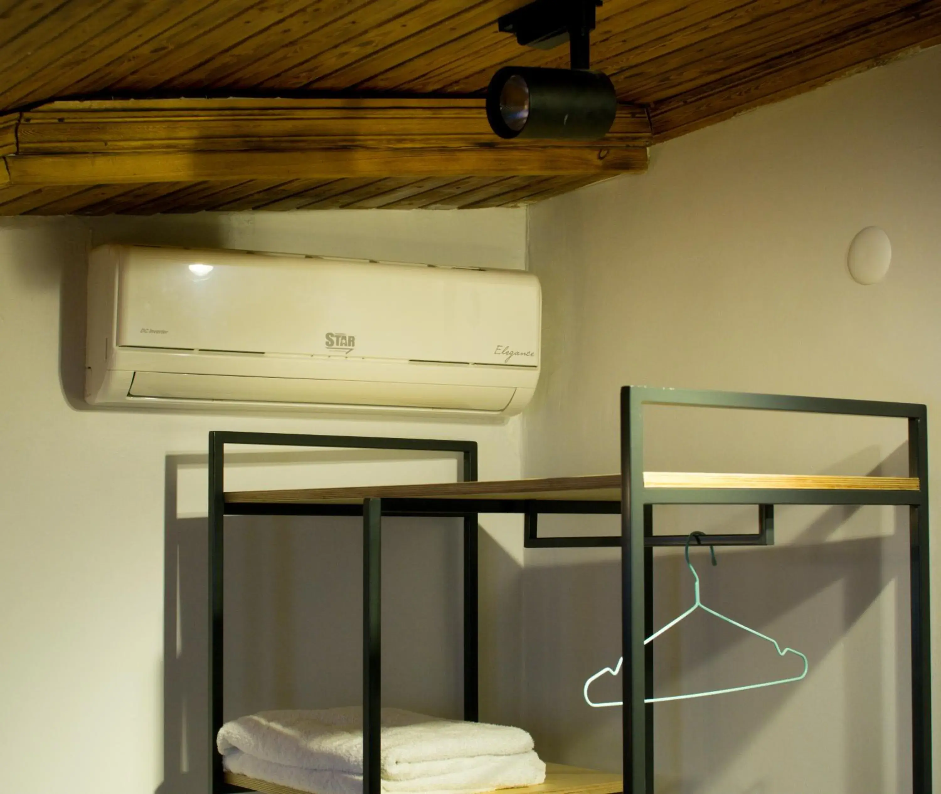 Decorative detail, Bunk Bed in HOT BUDGET