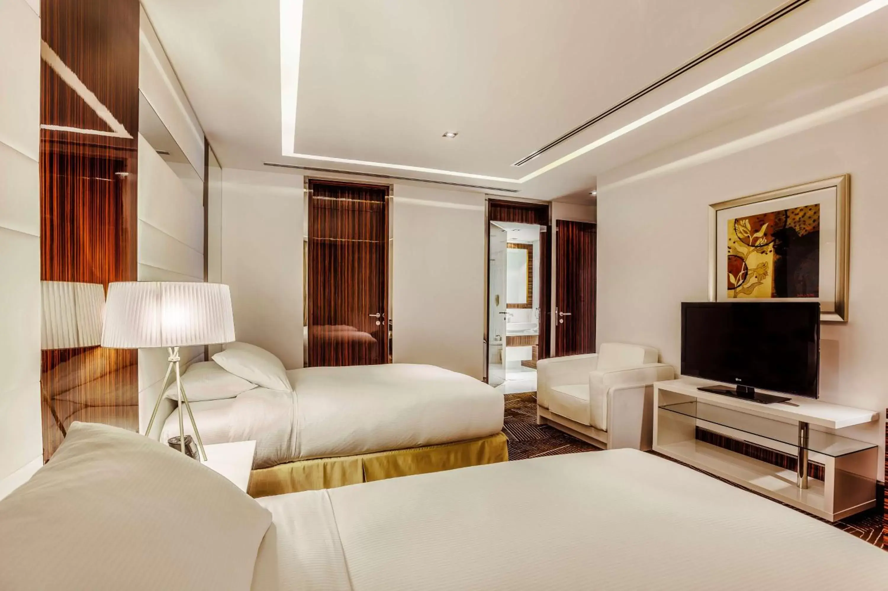 Bed, TV/Entertainment Center in Hilton Dubai The Walk