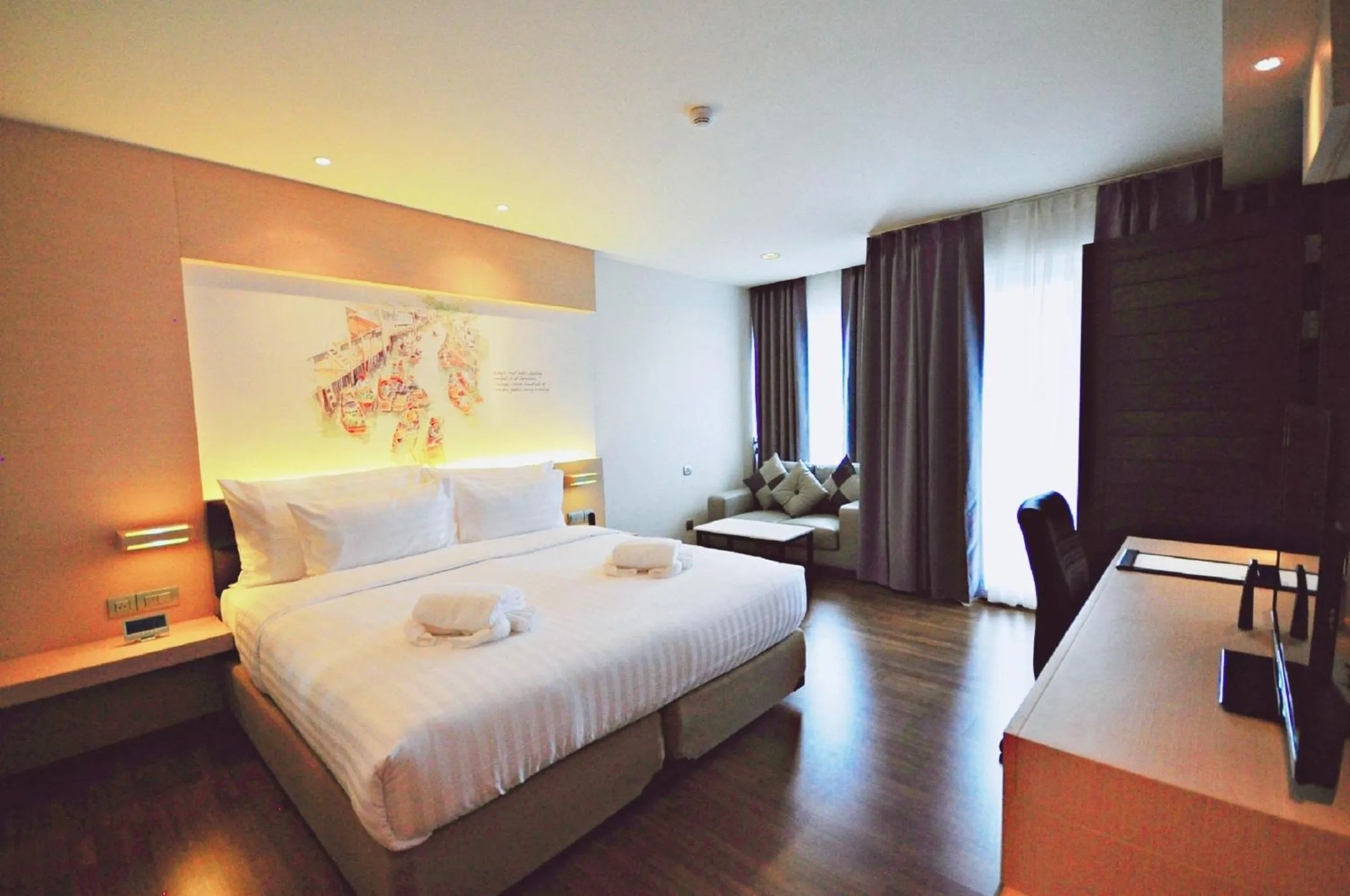 Bathroom, Bed in Parinda Hotel