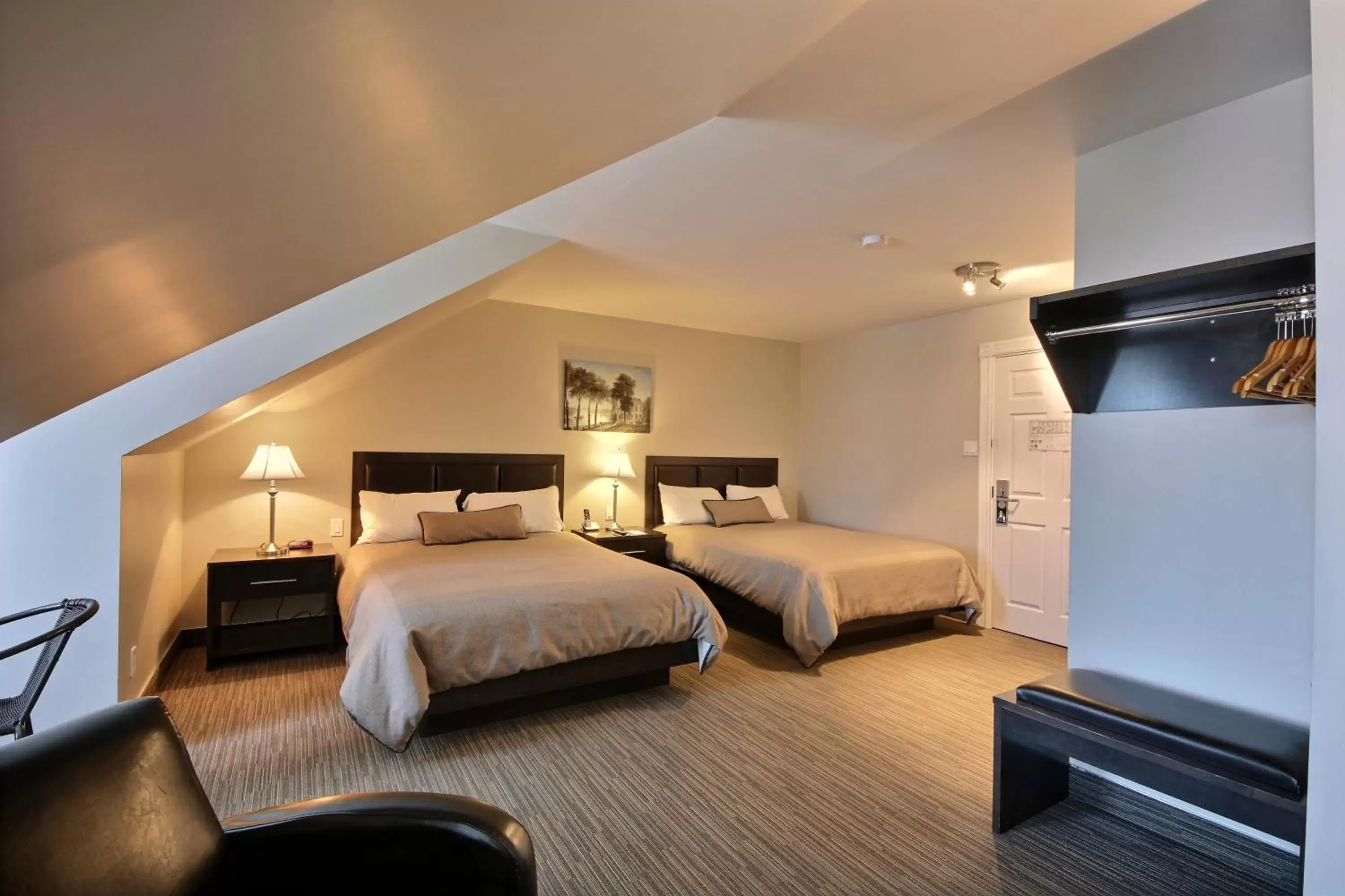 Bedroom, Bed in Travelodge by Wyndham Roberval