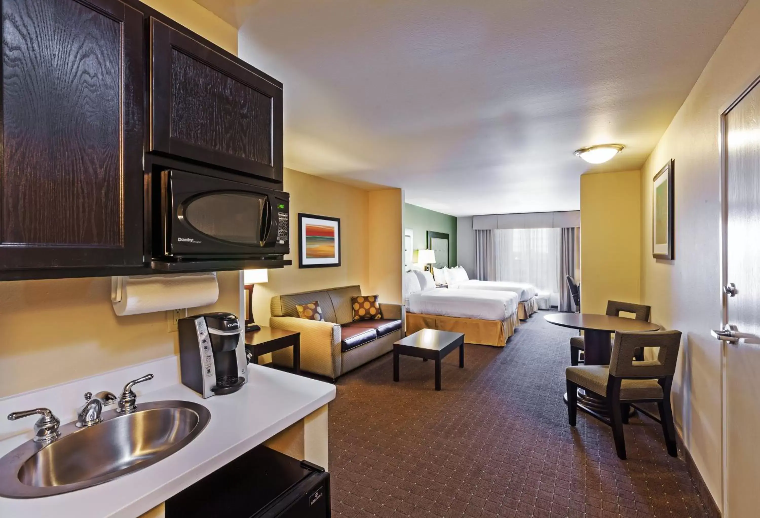 Photo of the whole room, Kitchen/Kitchenette in Holiday Inn Express Hotel & Suites Eagle Pass, an IHG Hotel