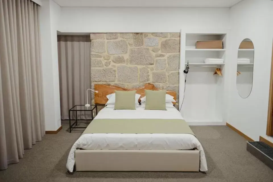 Double Room in Alojamento 88 Double Room in Alojamento 88