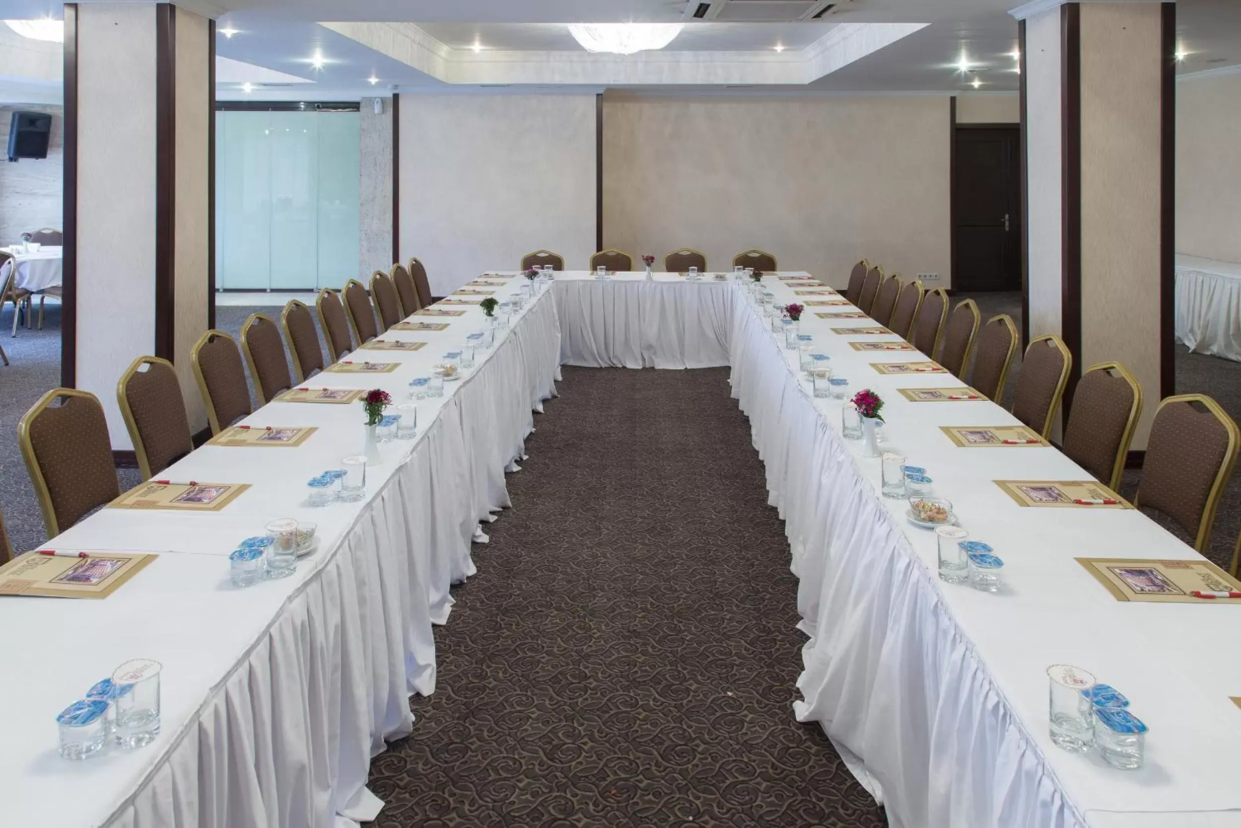 Meeting/conference room in Gurkent Hotel
