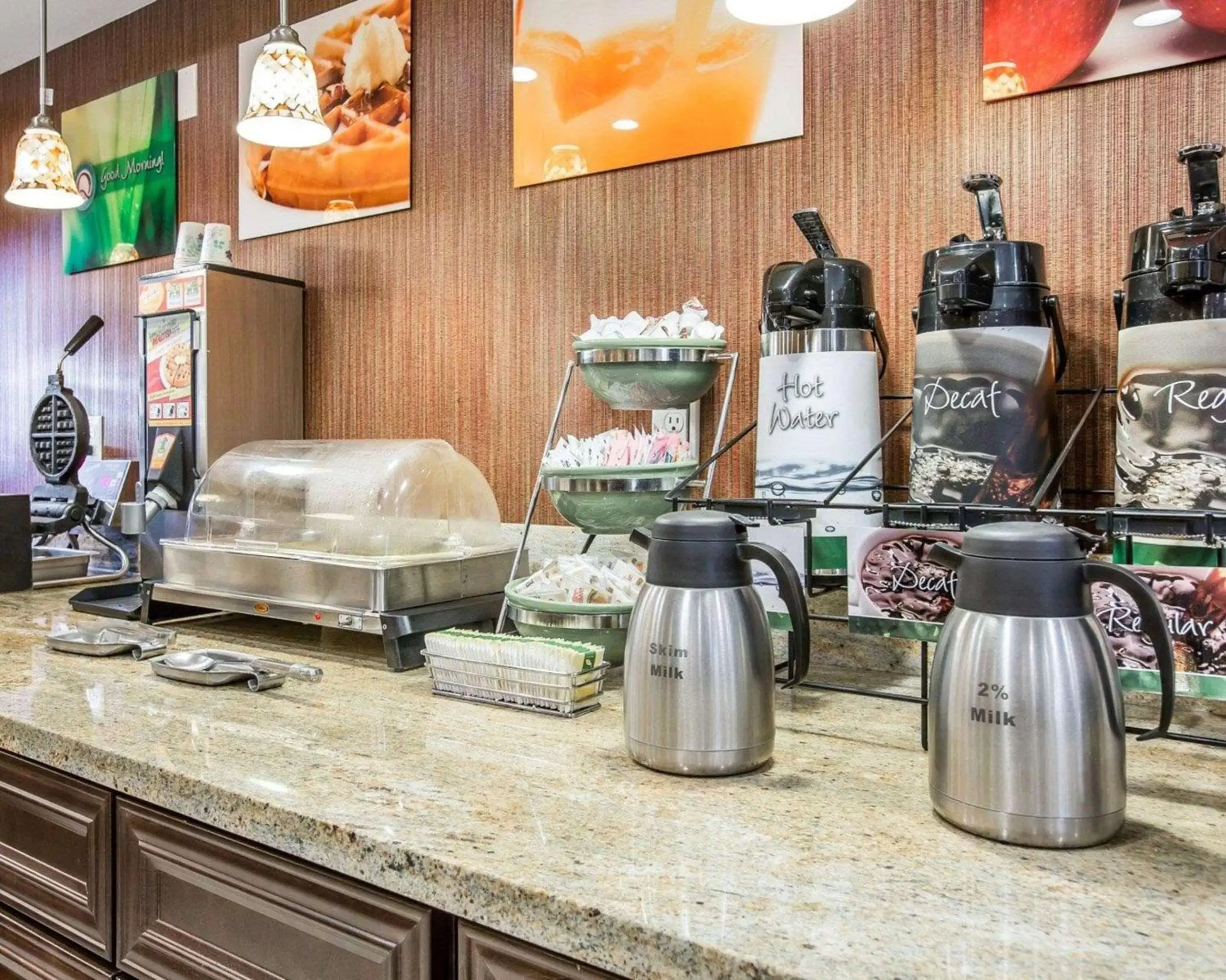 Restaurant/places to eat in Quality Inn & Suites Woodland- Sacramento Airport