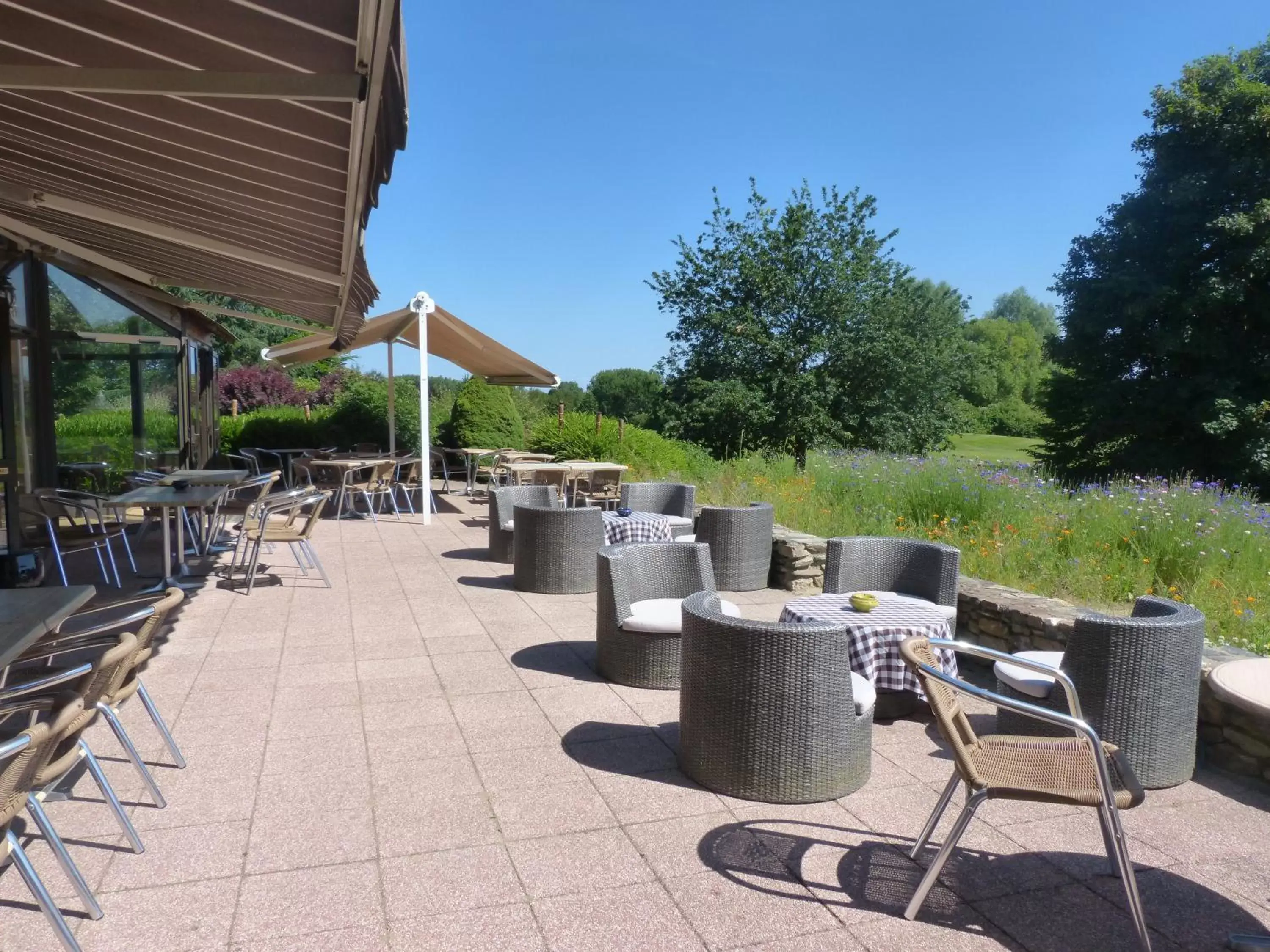 Patio in Anjou Golf and Country Club