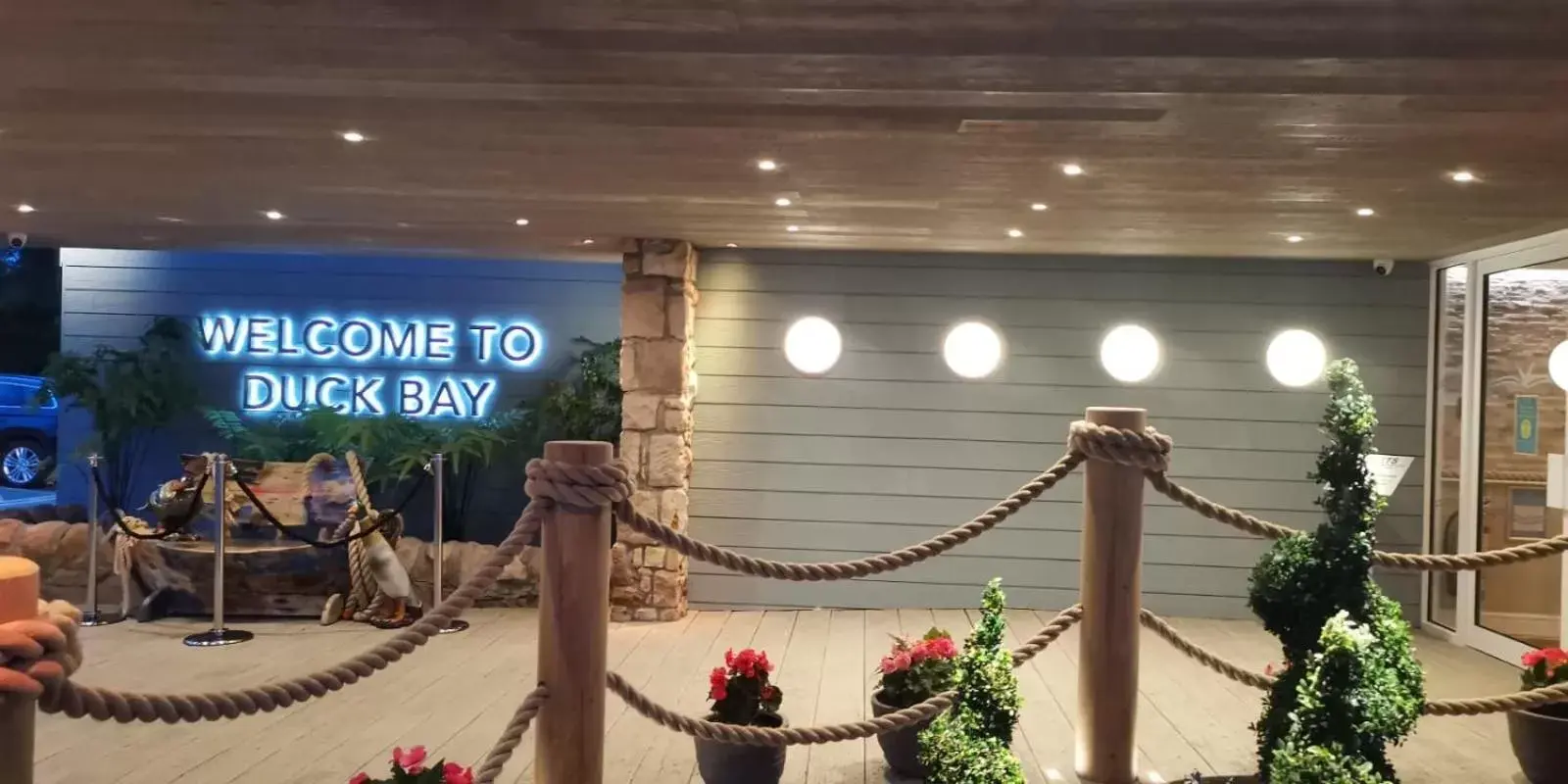 Facade/entrance in Duck Bay Hotel & Restaurant