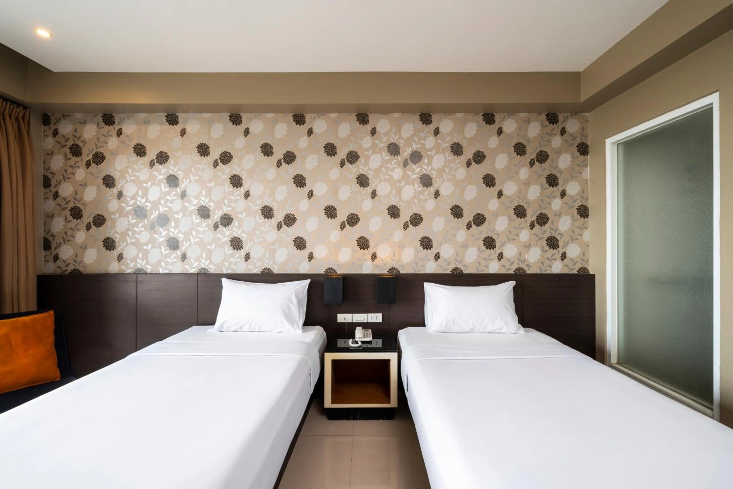 Bedroom, Bed in Welcome Plaza Hotel Pattaya