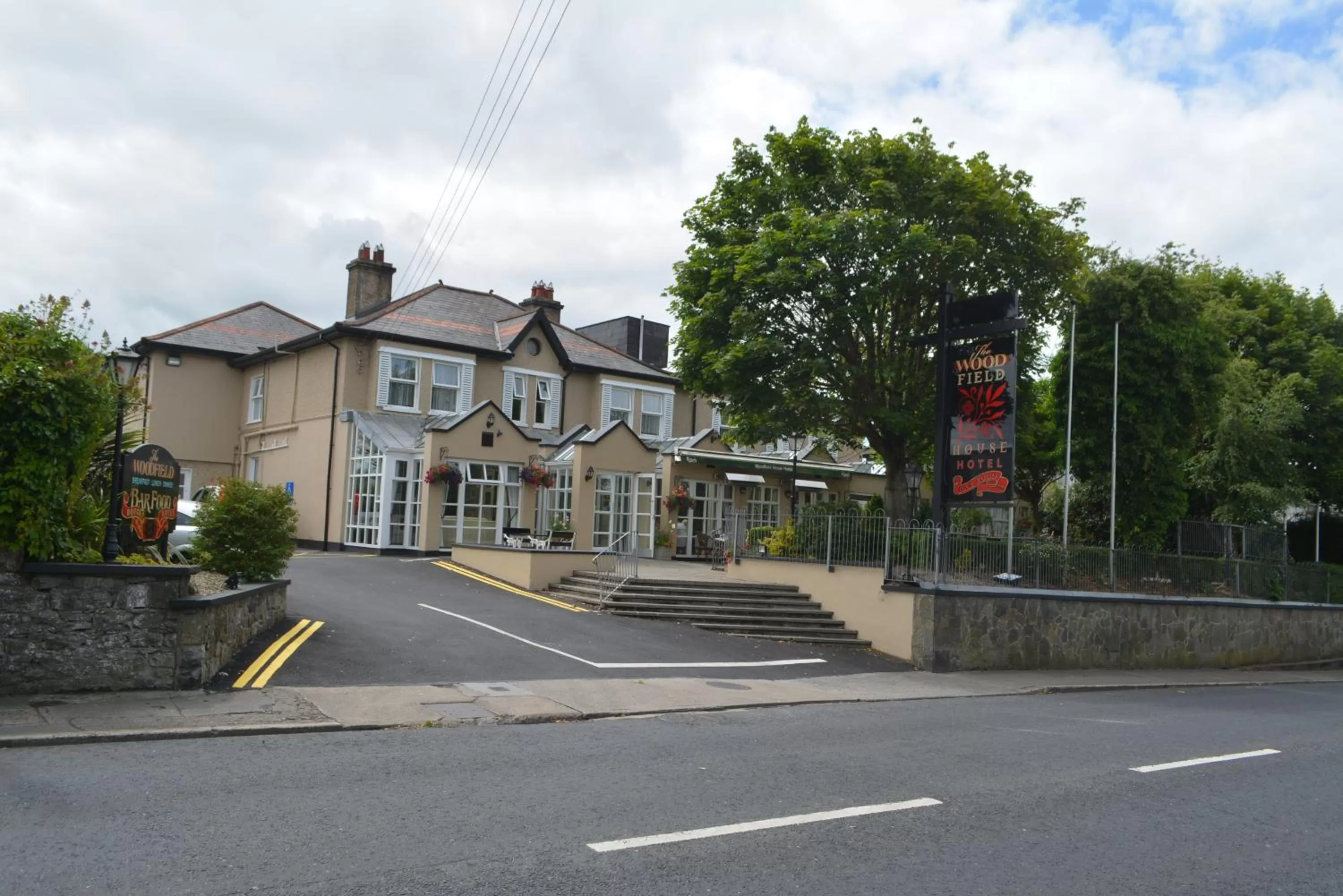 Facade/entrance, Property Building in Woodfield House Hotel
