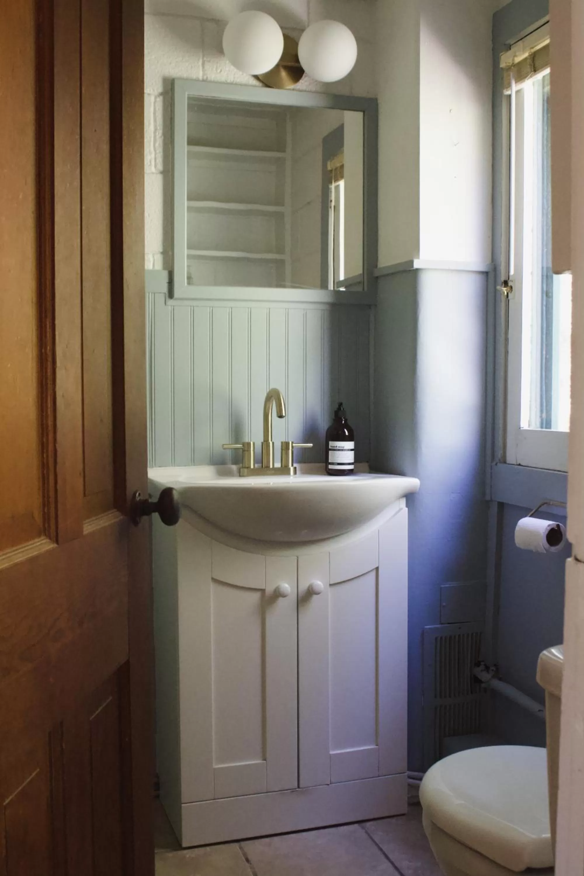 Bathroom in Anchor Inn