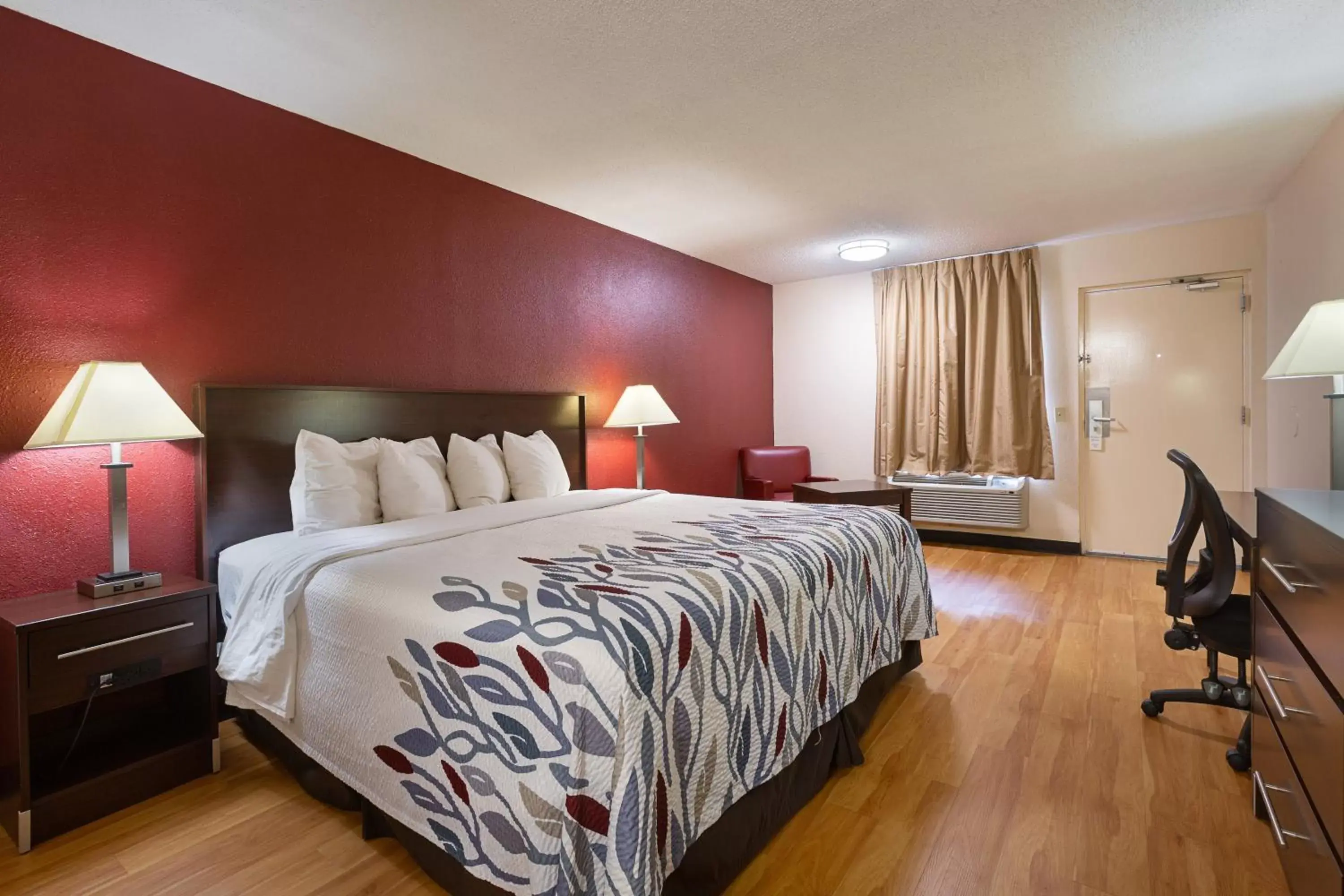 Bedroom, Bed in Red Roof Inn Hardeeville