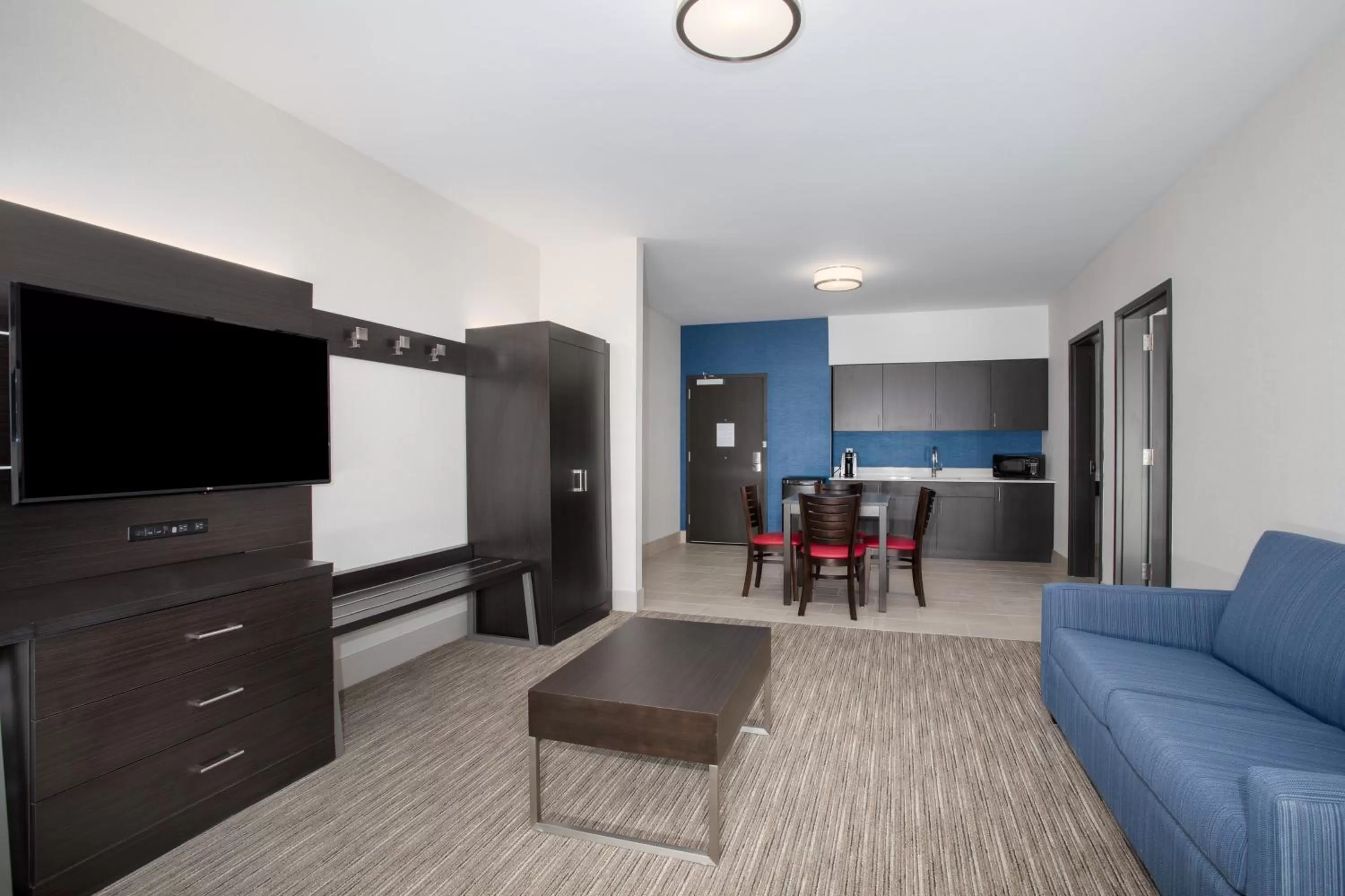 Photo of the whole room in Holiday Inn Express & Suites - Ely by IHG
