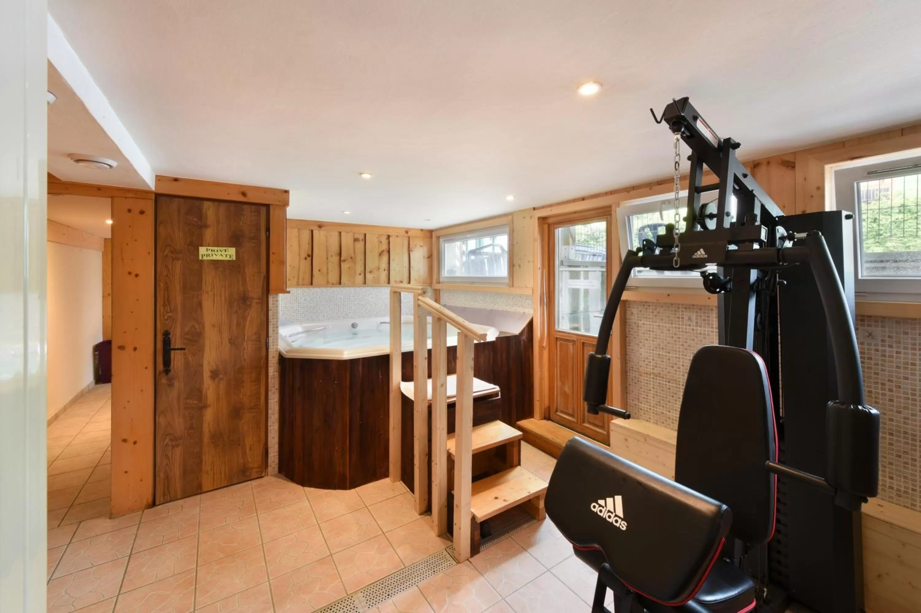 Hot Tub in Loc'Hotel Alpen Sports