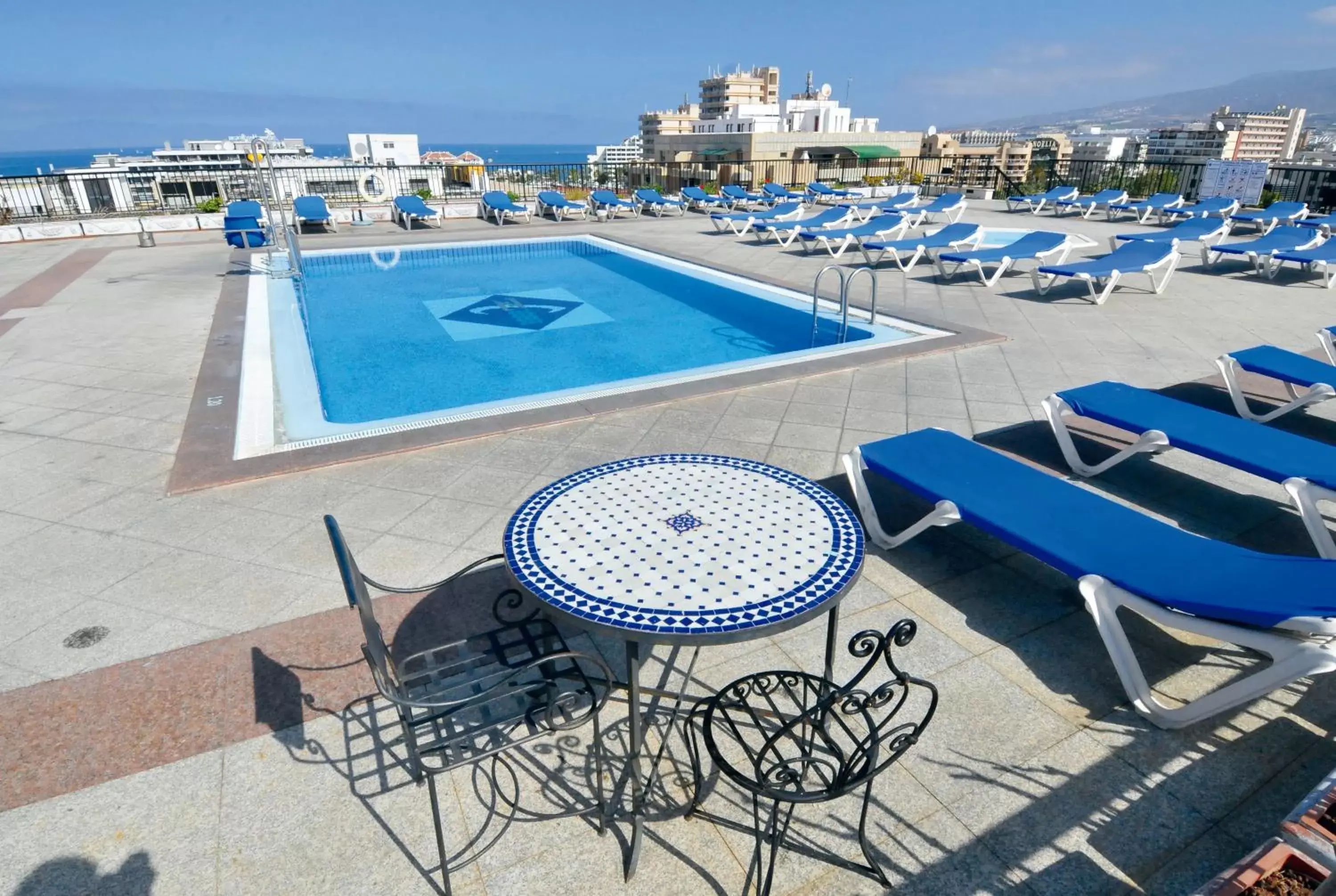 Pool view, Swimming Pool in Hotel Zentral Center - Adults only