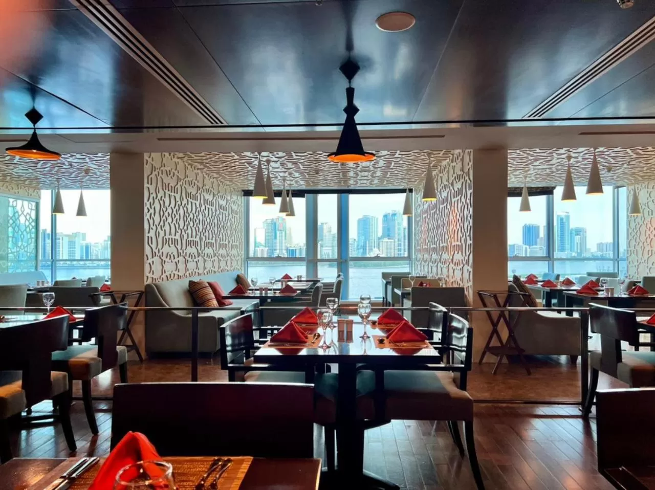 Restaurant/places to eat in Copthorne Hotel Sharjah