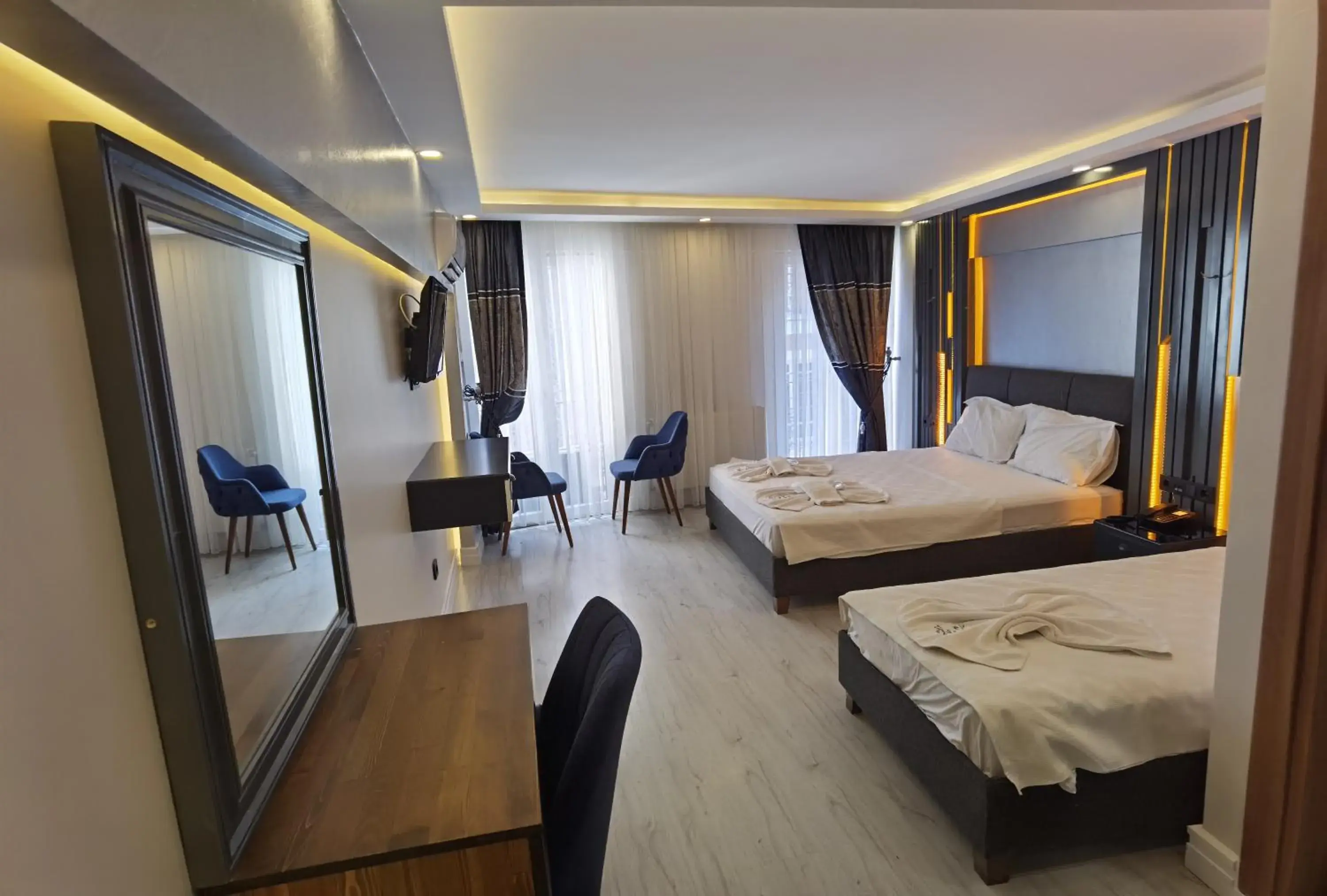 Photo of the whole room, Bed in Sirkeci Quietness Hotel