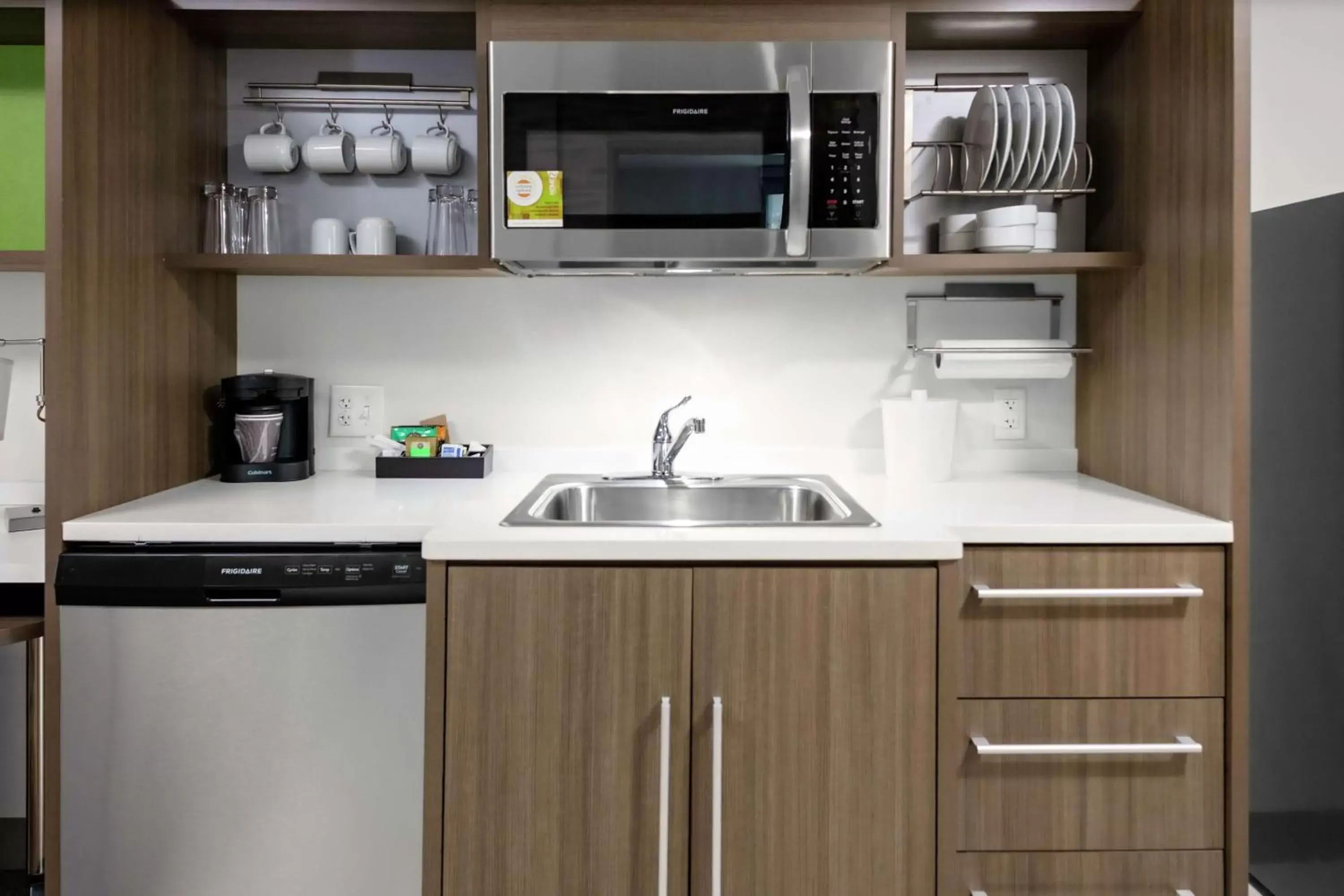 Kitchen or kitchenette, Kitchen/Kitchenette in Home2 Suites By Hilton North Charleston University Blvd