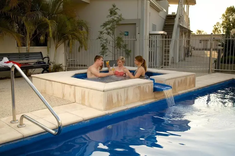 Swimming Pool in Route 66 Motor Inn