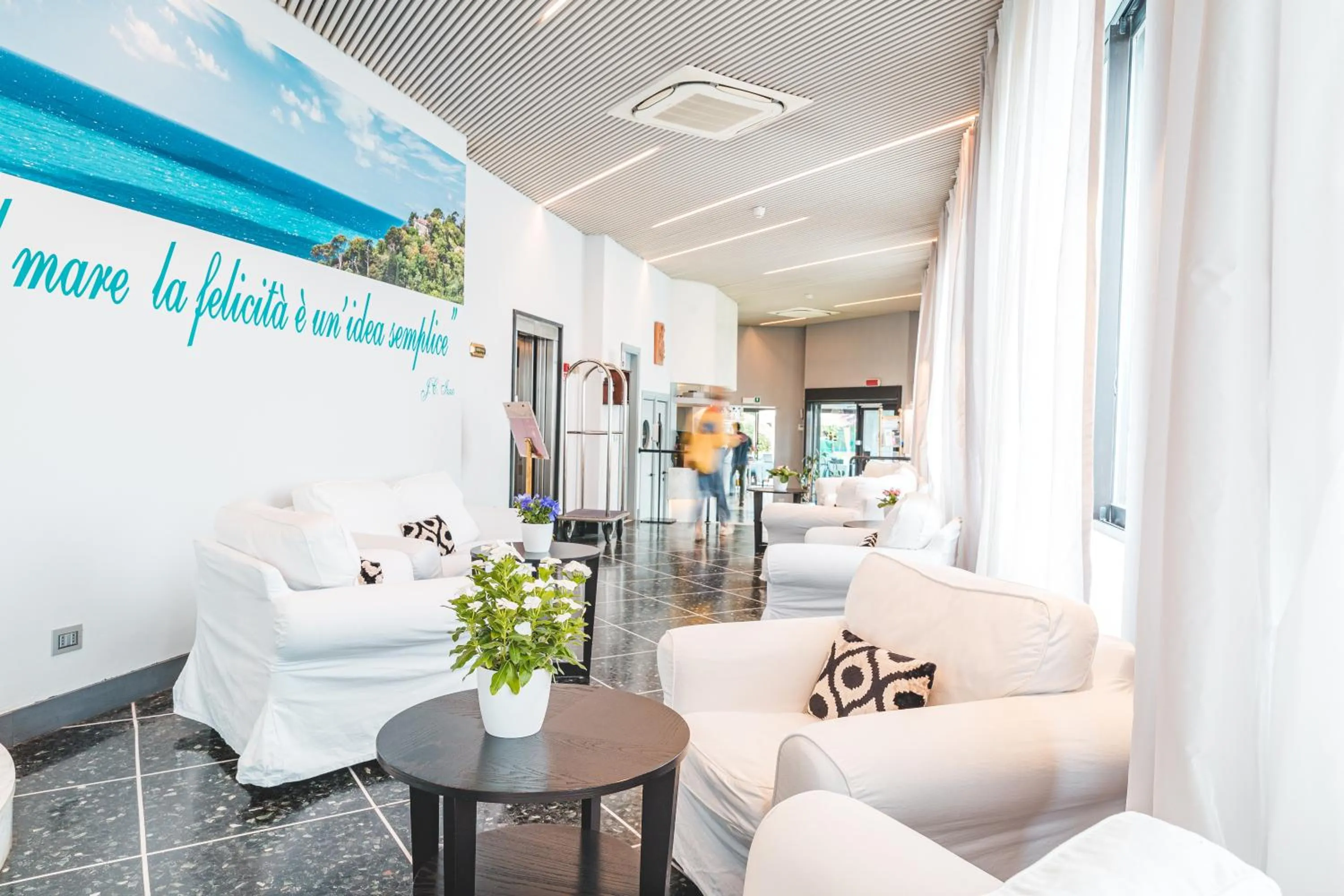 Lobby or reception in Hotel Santa Maria