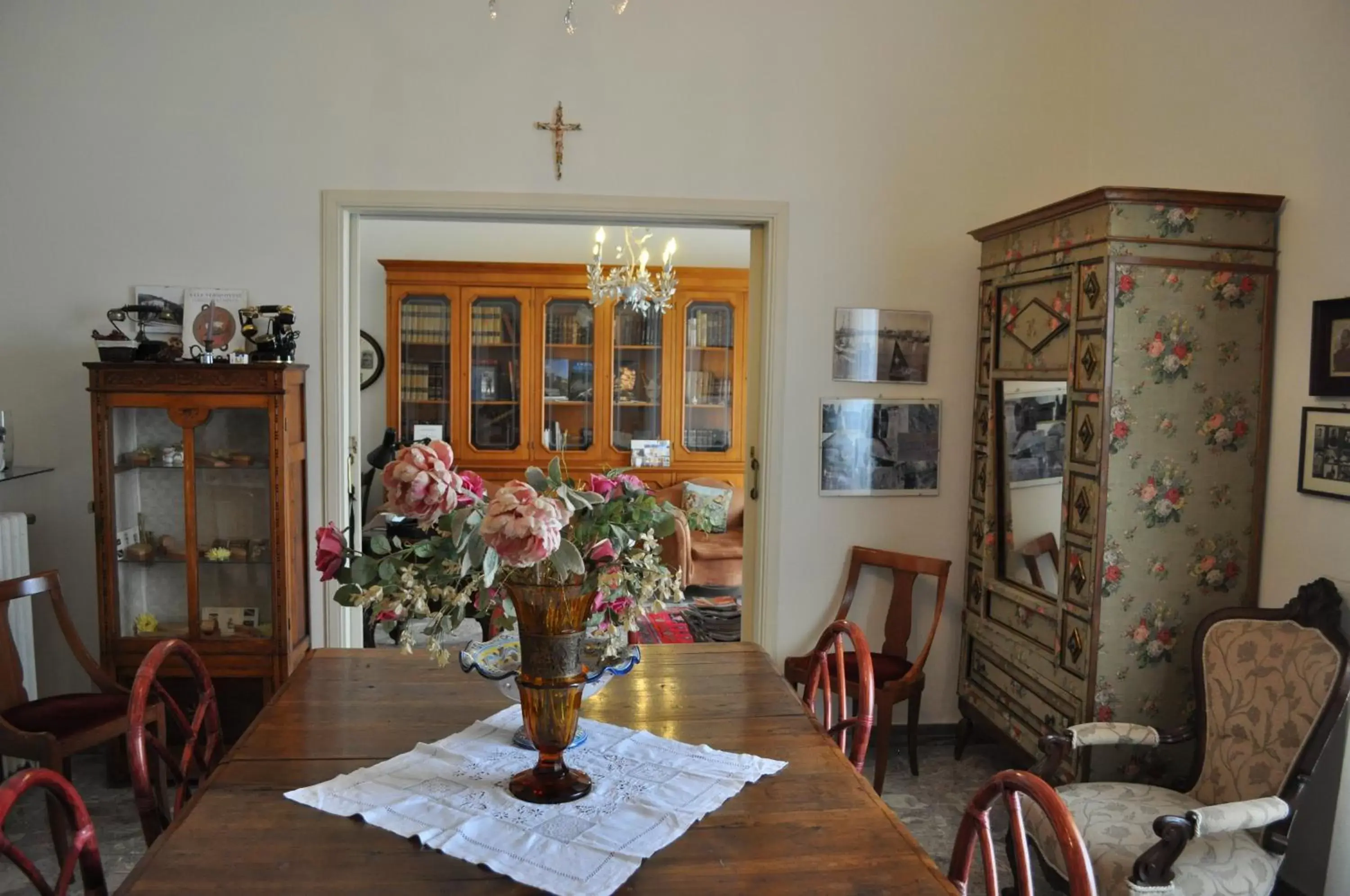 Communal lounge/ TV room, Restaurant/Places to Eat in Villa L'Aurora