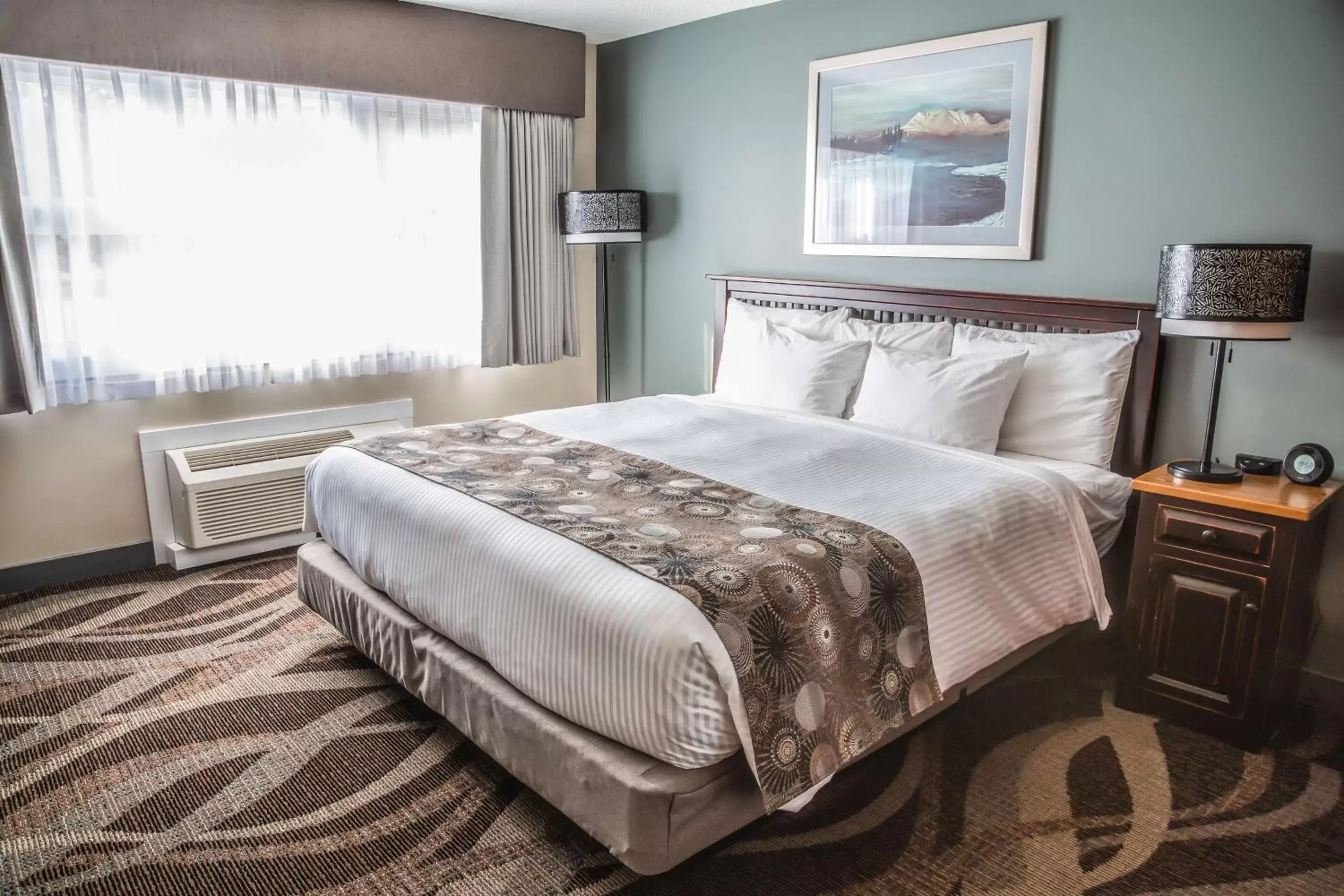 Bedroom, Bed in Prestige Hudson Bay Lodge Premier Collection