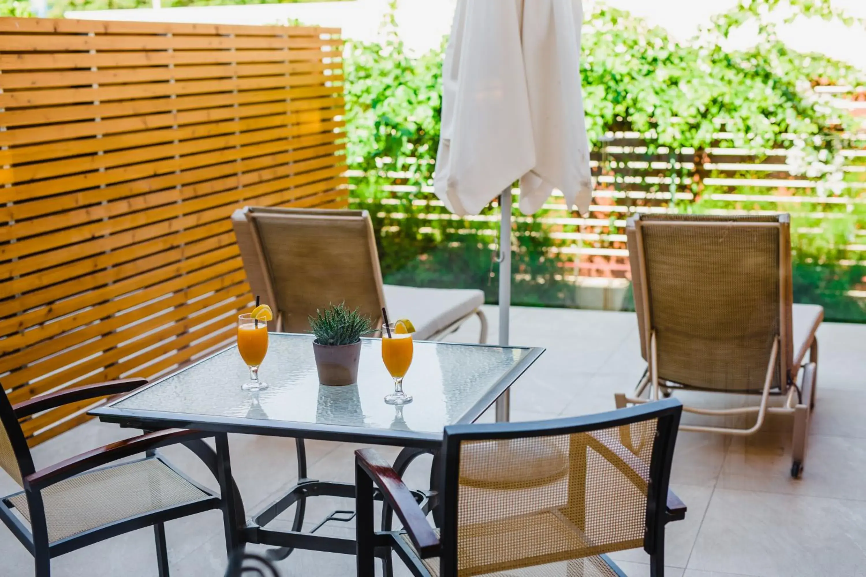 Balcony/Terrace, Restaurant/Places to Eat in Napa Plaza Hotel (Adults Only)