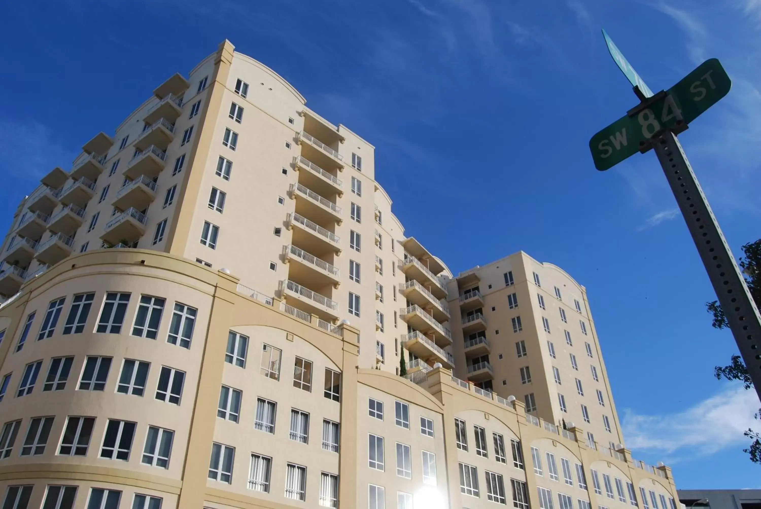 Facade/entrance, Property Building in Dadeland Towers by Miami Vacations