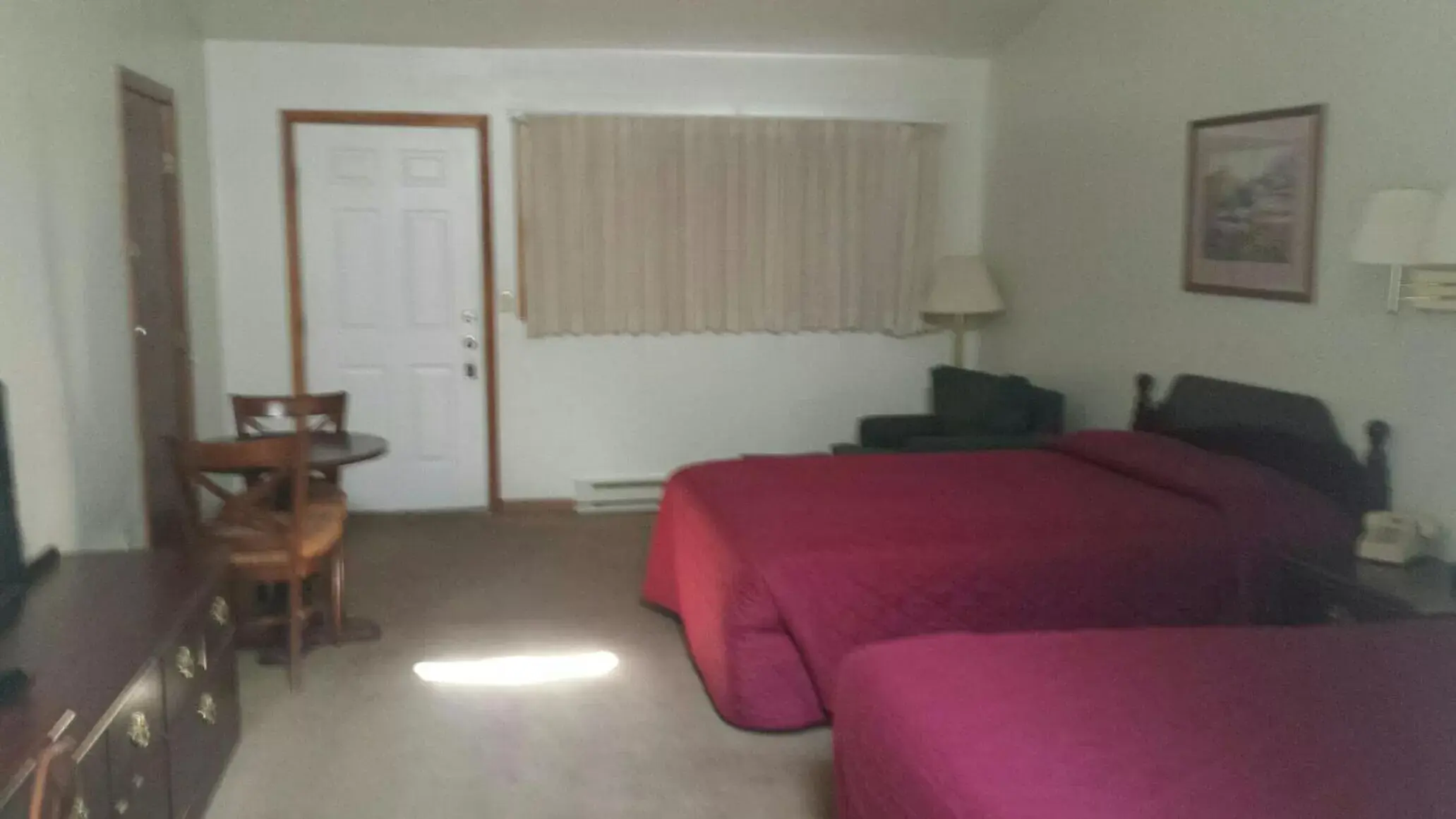 Standard Queen Room in Western Inn Motel & RV Park