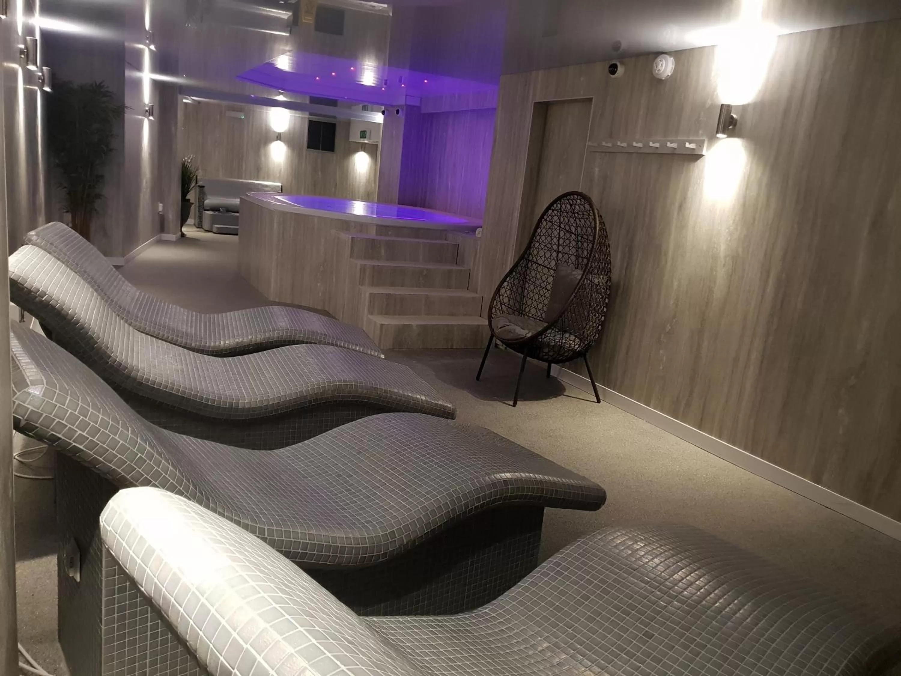 Hot Tub in No 47 Marine Terrace