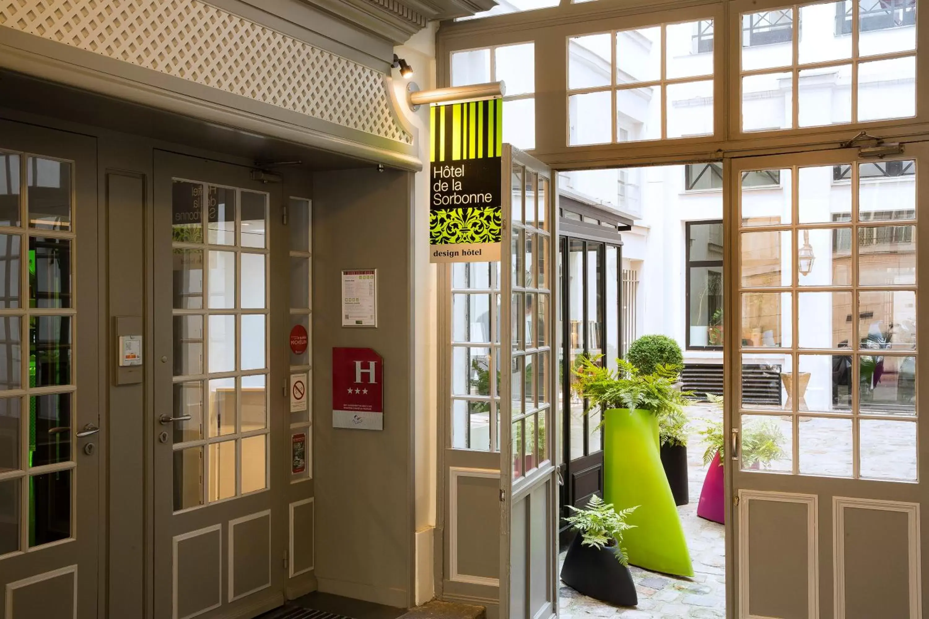 Facade/entrance in Hotel Design Sorbonne Facade/entrance in Hotel Design Sorbonne