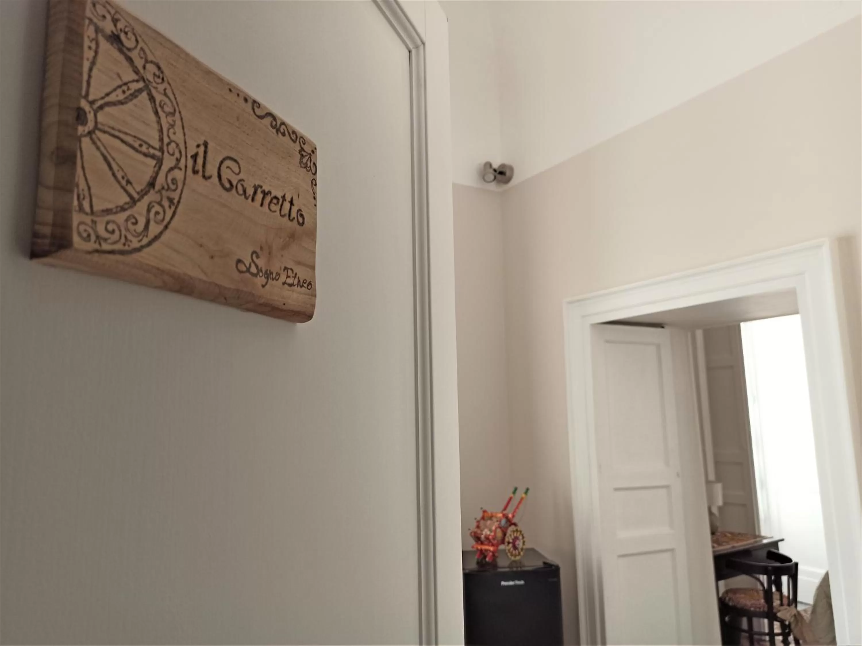 Logo/Certificate/Sign in B&B Sogno Etneo