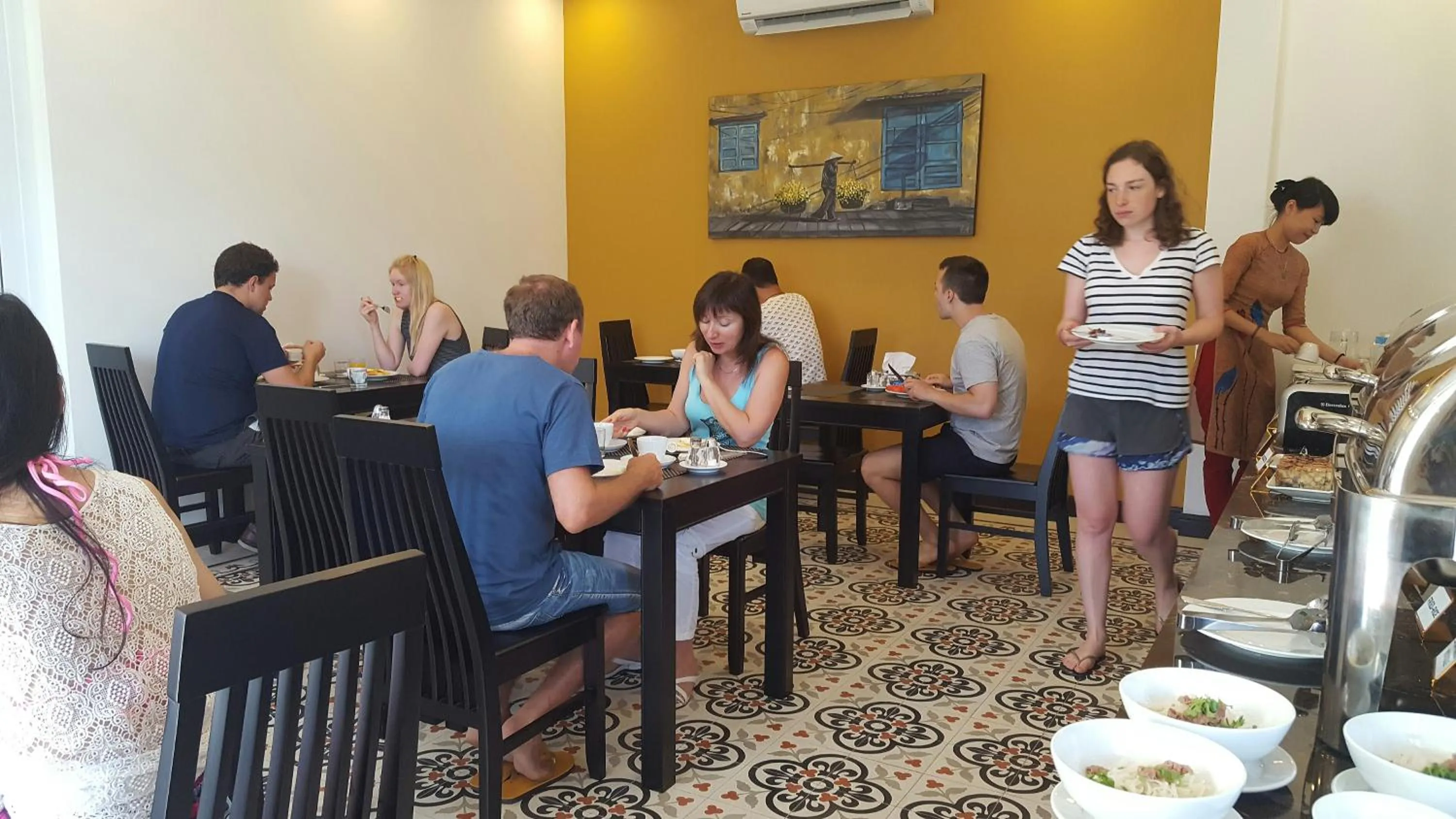 Buffet breakfast in Golden Bell Backpacker Hotel & Pool Bar