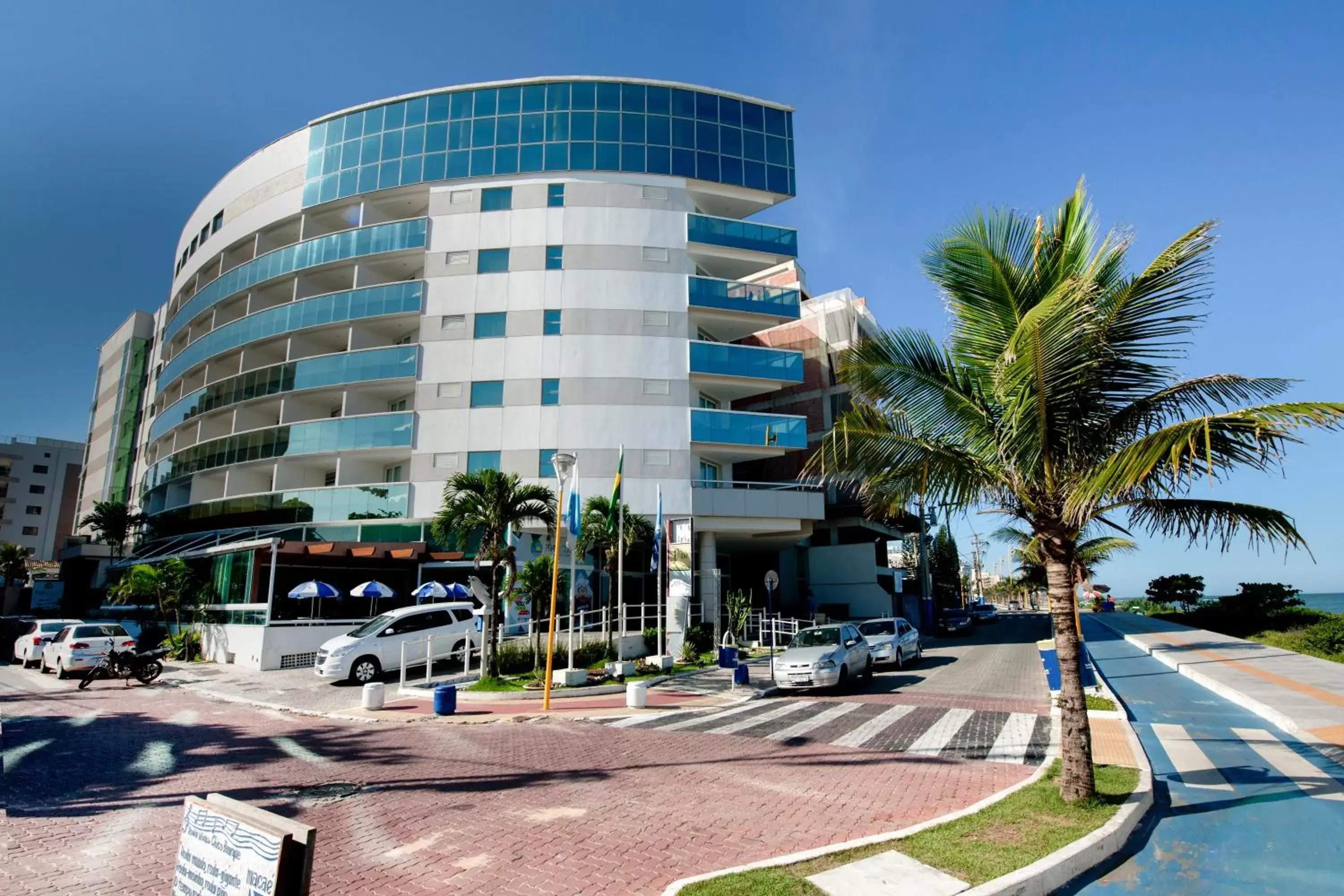 Facade/entrance, Property Building in Comfort Suites Macaé