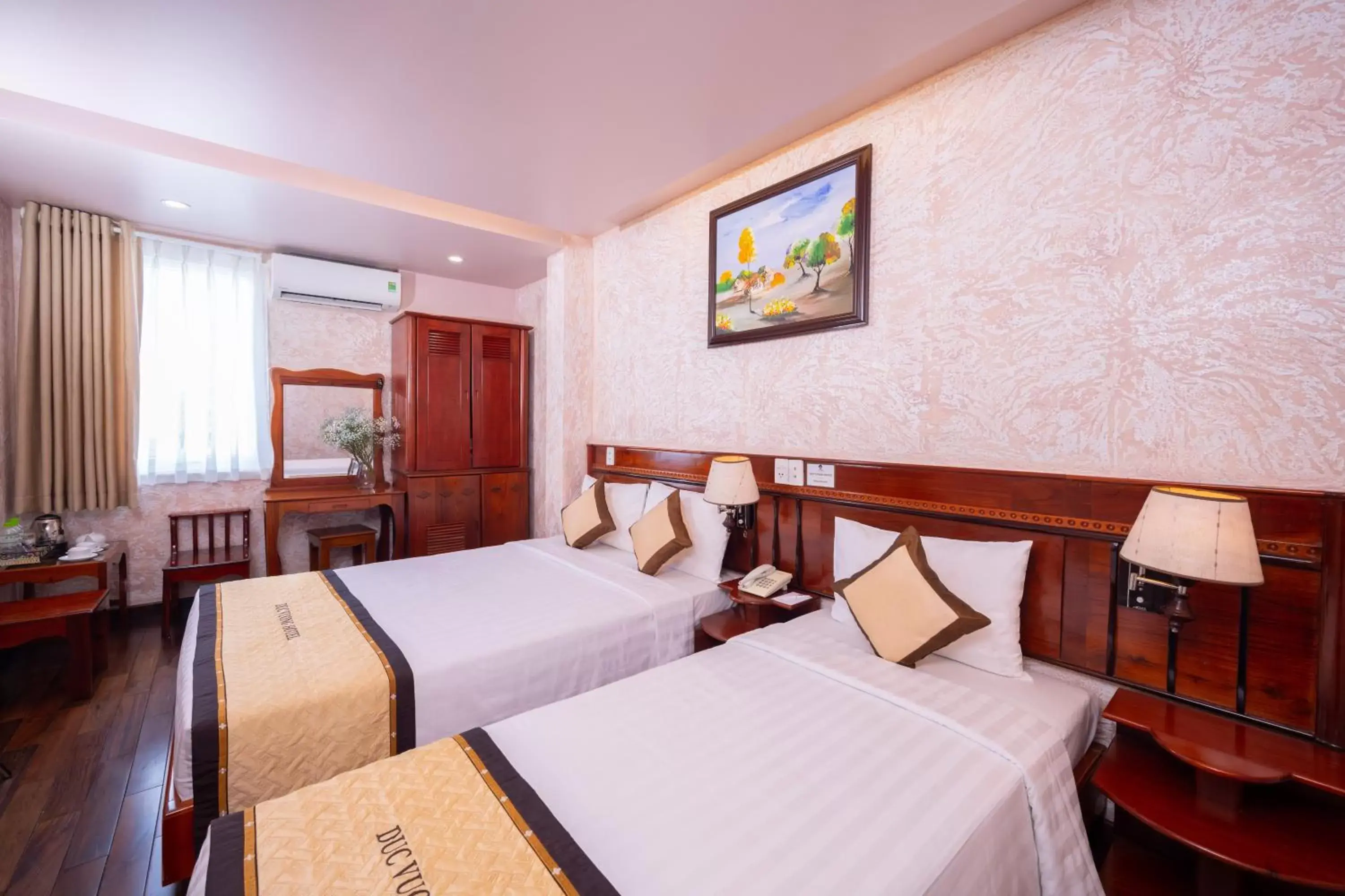 Bed in Duc Vuong Saigon Hotel - Bui Vien Bed in Duc Vuong Saigon Hotel - Bui Vien