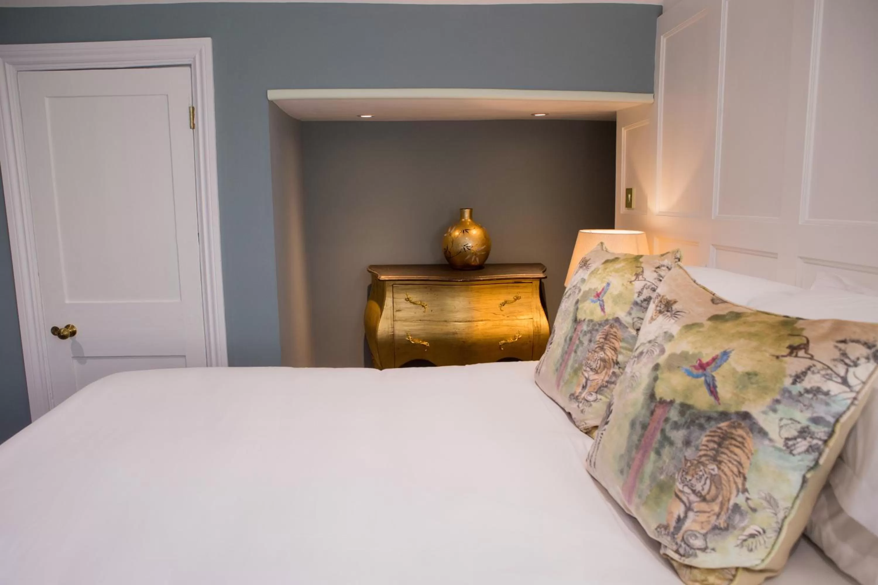 Bed in Mount Edgcumbe