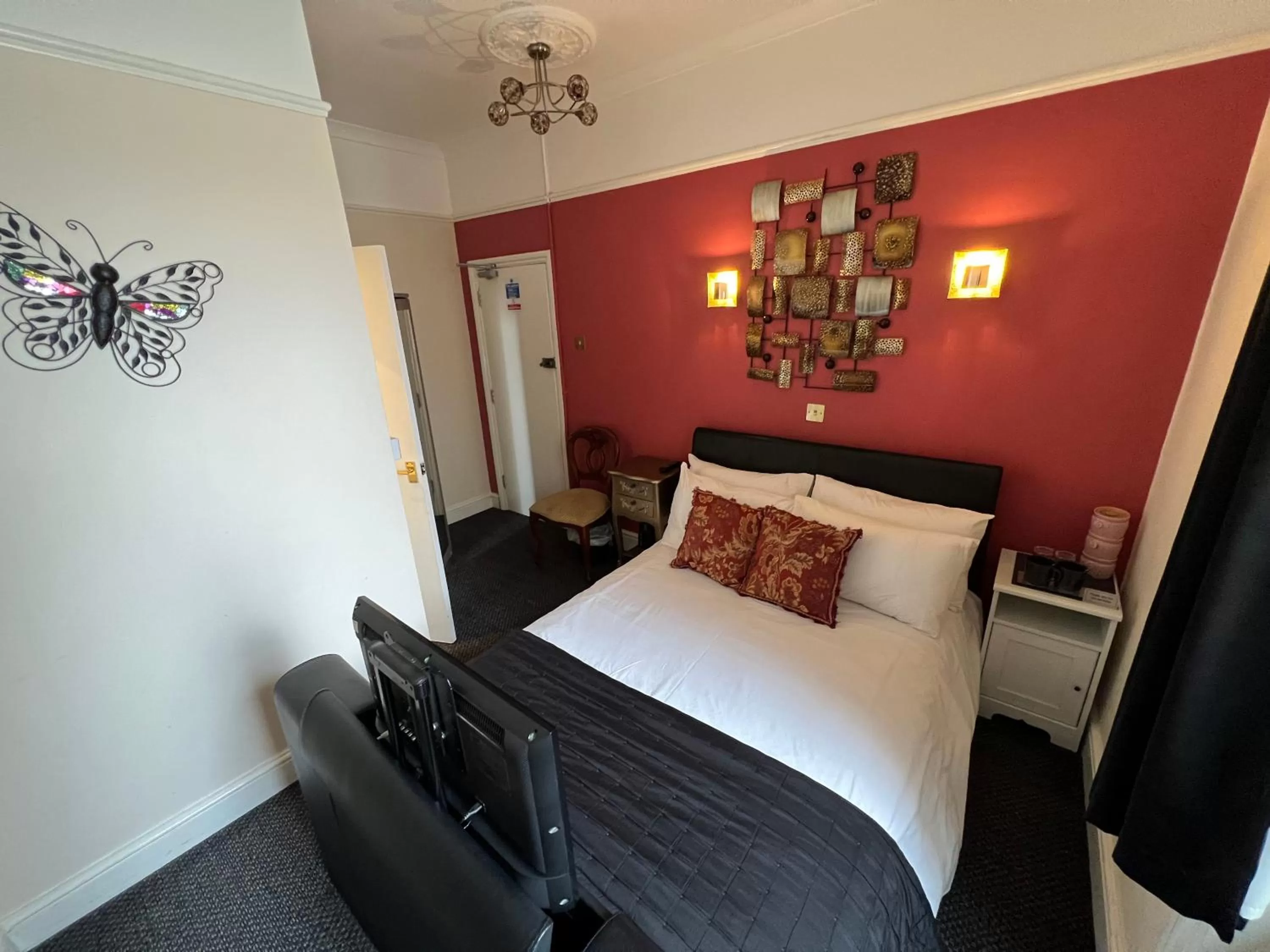 Photo of the whole room, Bed in Atlanta