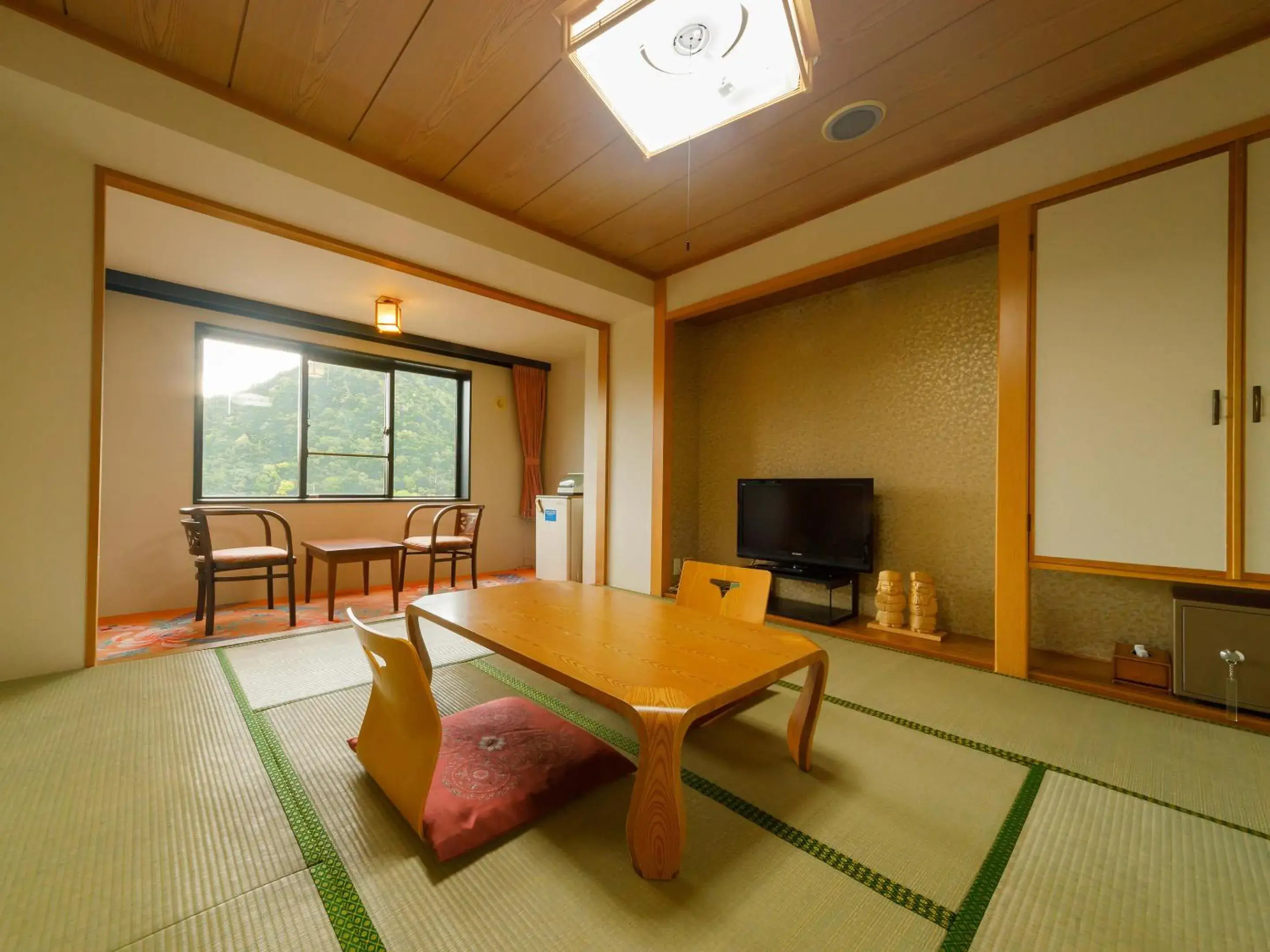 Living room, TV/Entertainment Center in Jozankei View Hotel