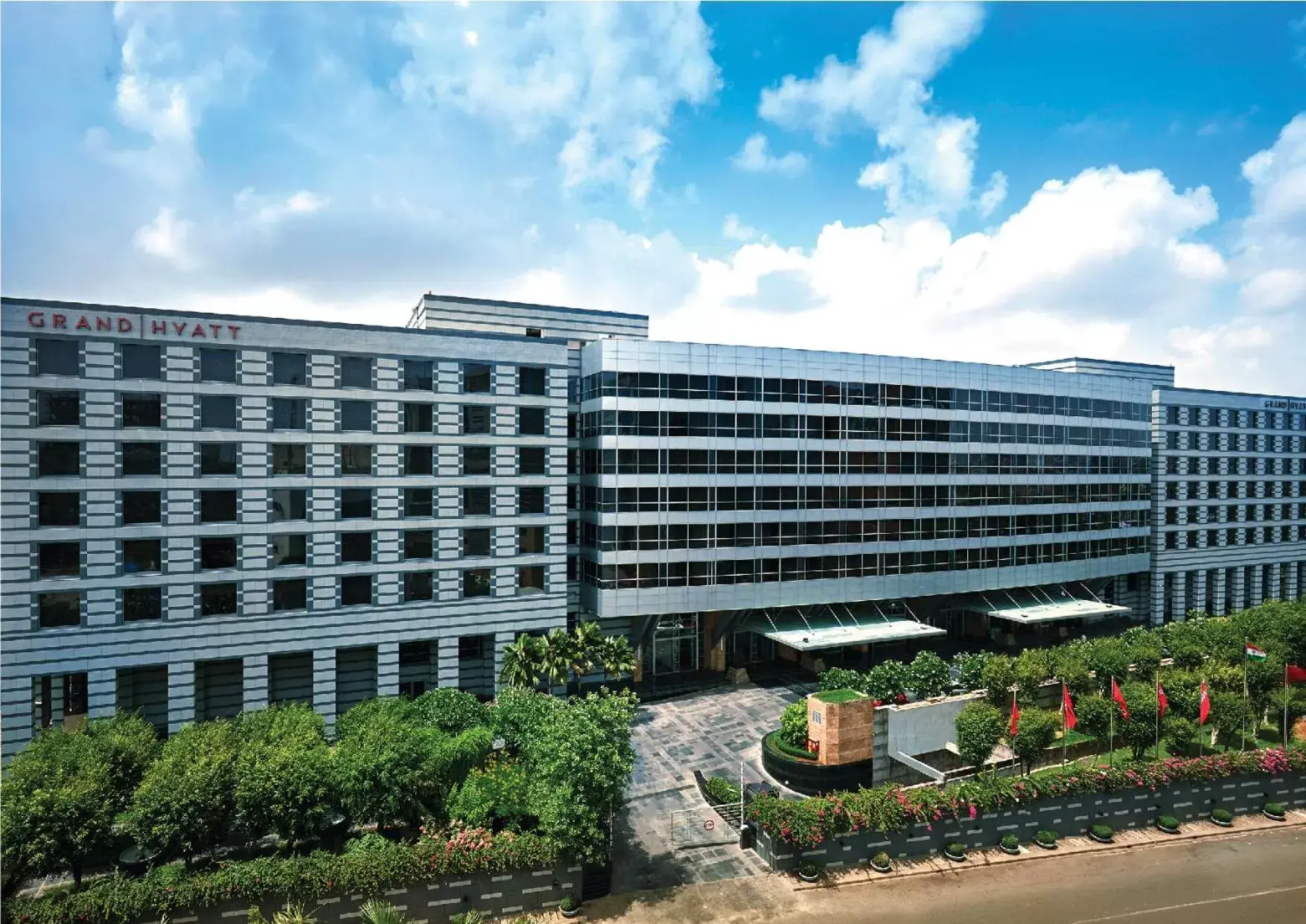 Facade/entrance in Grand Hyatt Mumbai Hotel and Residences Facade/entrance in Grand Hyatt Mumbai Hotel and Residences