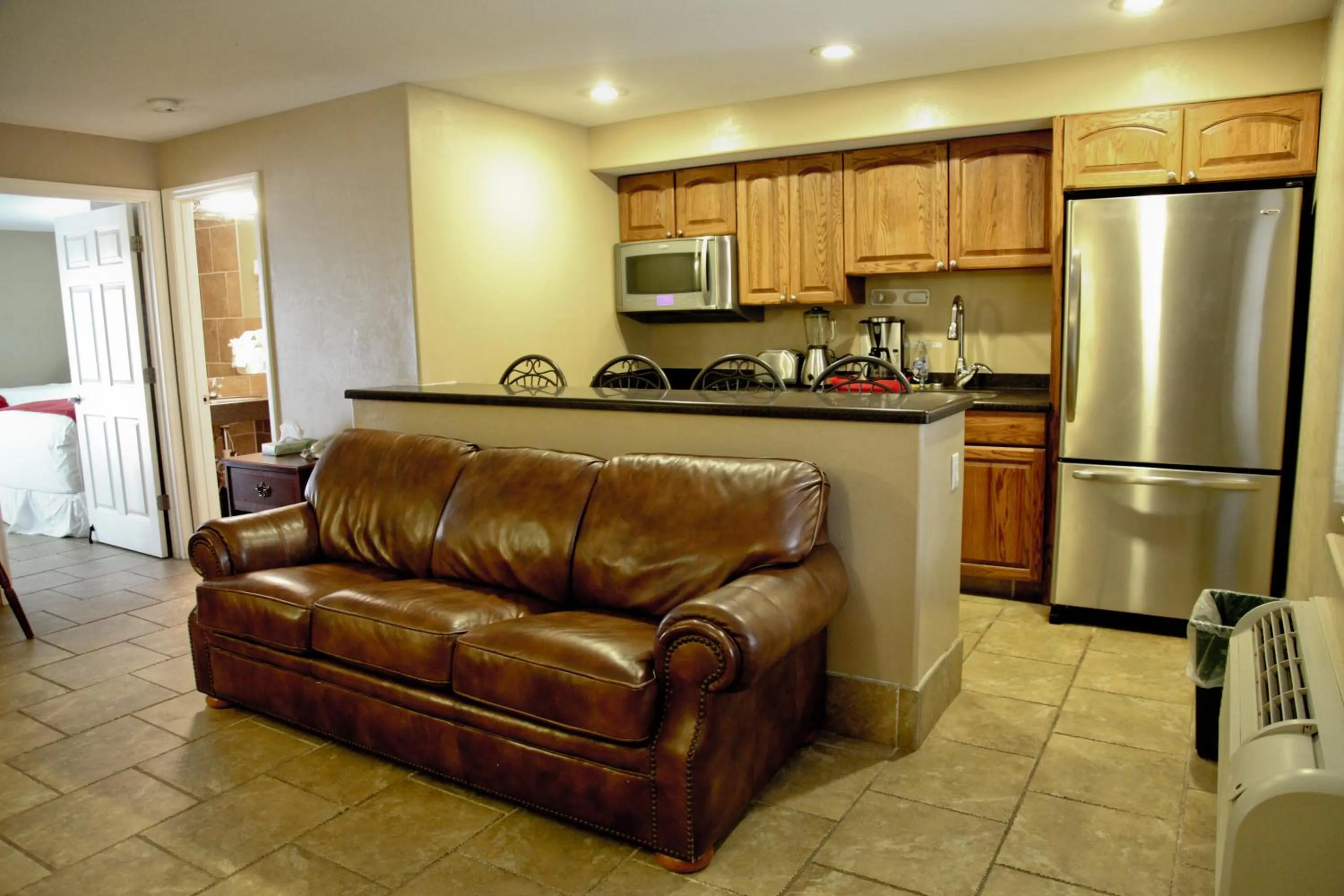 Kitchen or kitchenette in Lake Grassy Inn & Suites